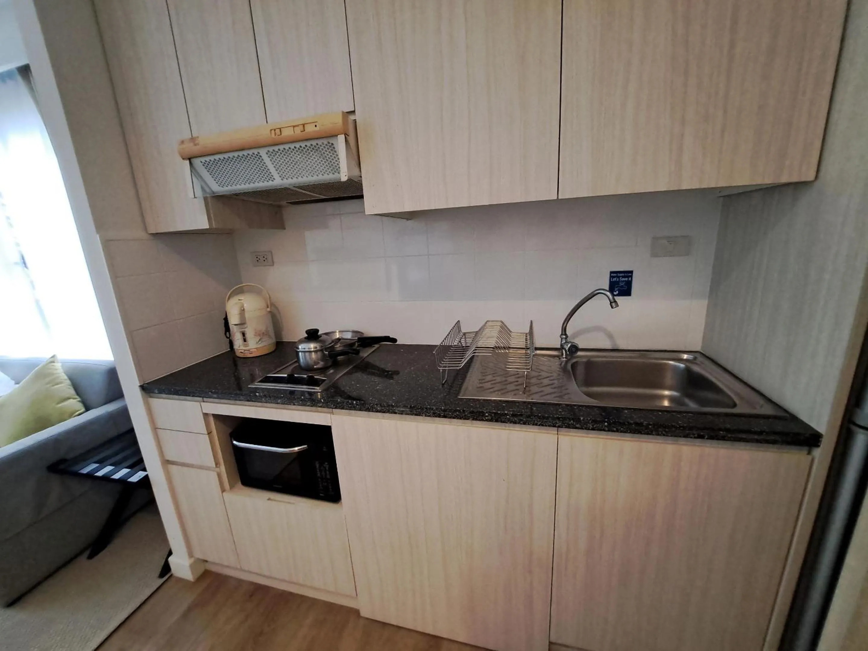 Kitchen or kitchenette in Classic Kameo Hotel & Serviced Apartment, Rayong