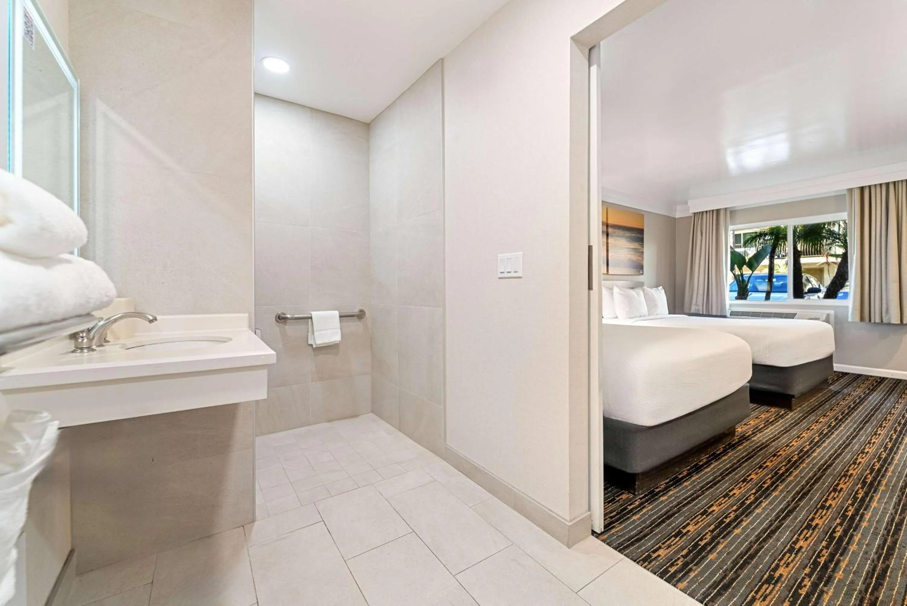 Shower in Days Inn by Wyndham San Diego Hotel Circle