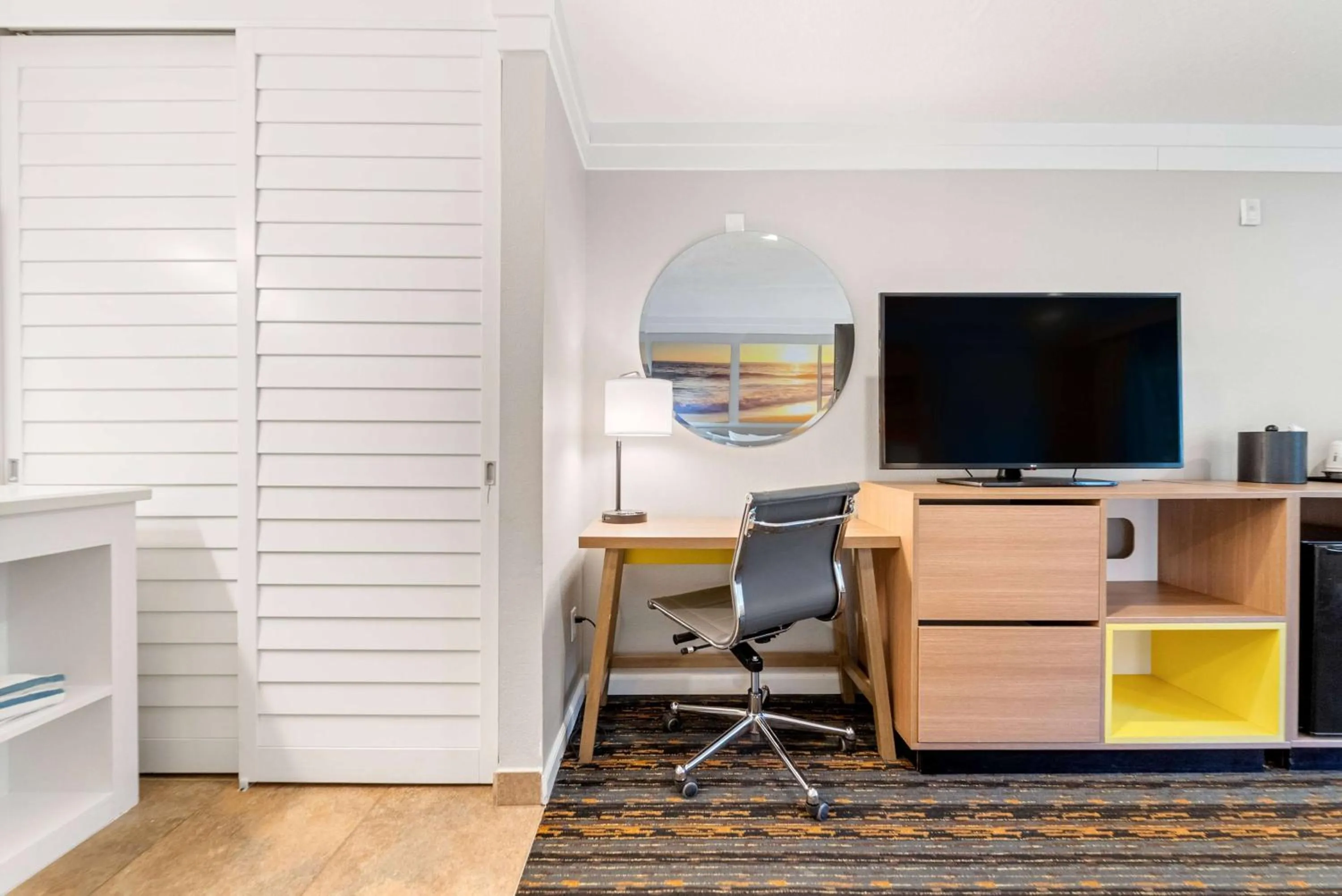 Photo of the whole room in Days Inn by Wyndham San Diego Hotel Circle