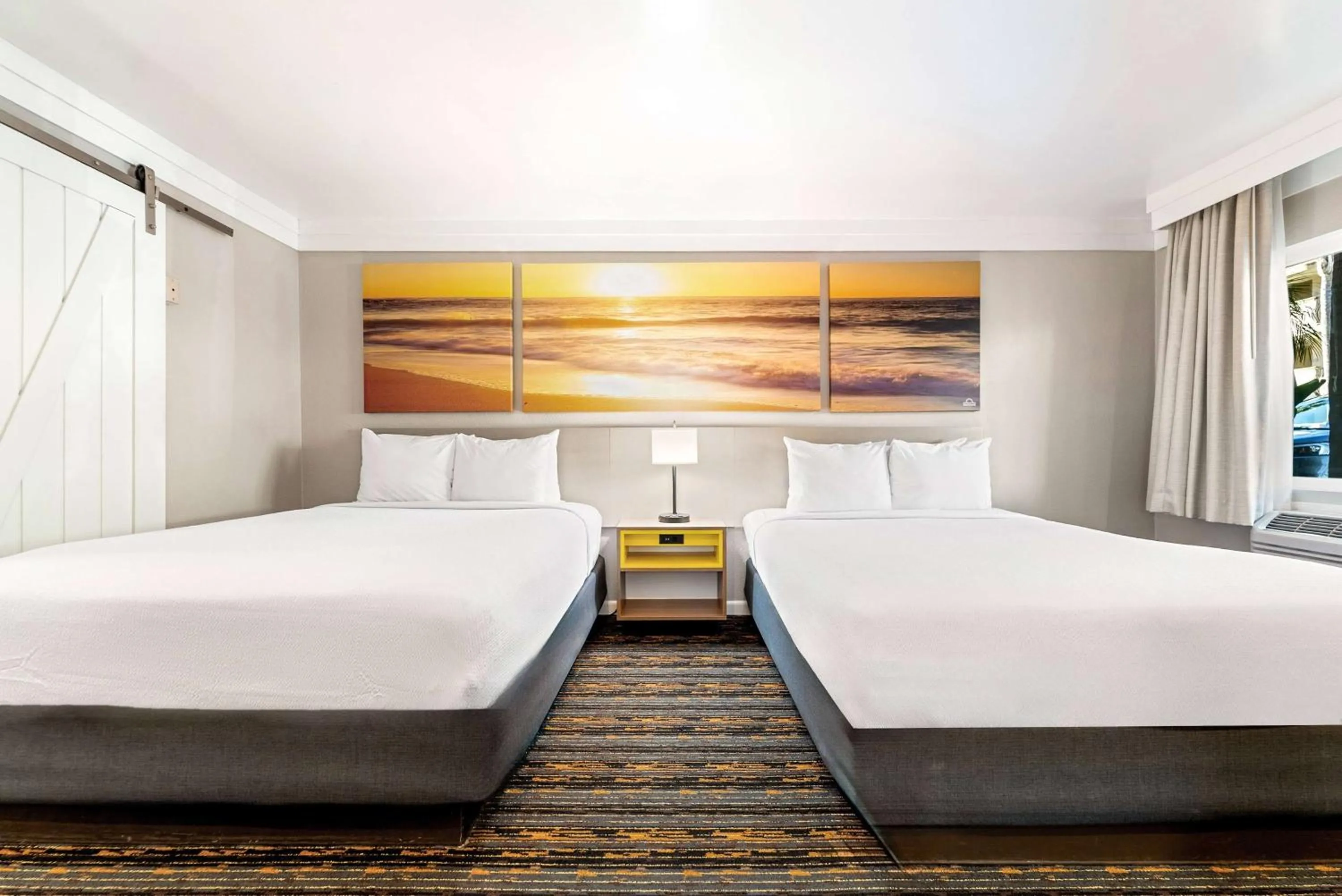 Photo of the whole room, Bed in Days Inn by Wyndham San Diego Hotel Circle