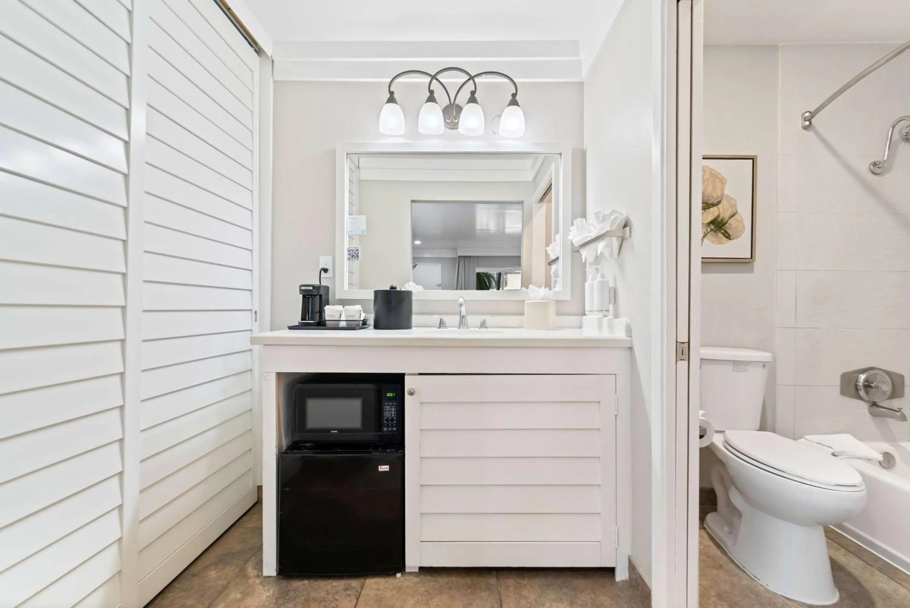 Bathroom in Days Inn by Wyndham San Diego Hotel Circle