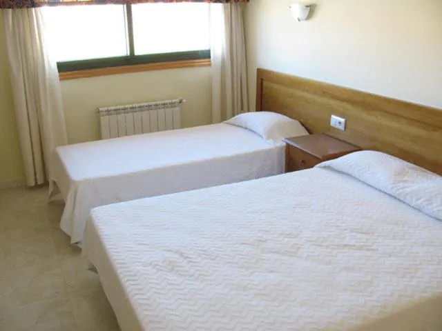 Photo of the whole room, Bed in Hotel Restaurante Los Tulipanes