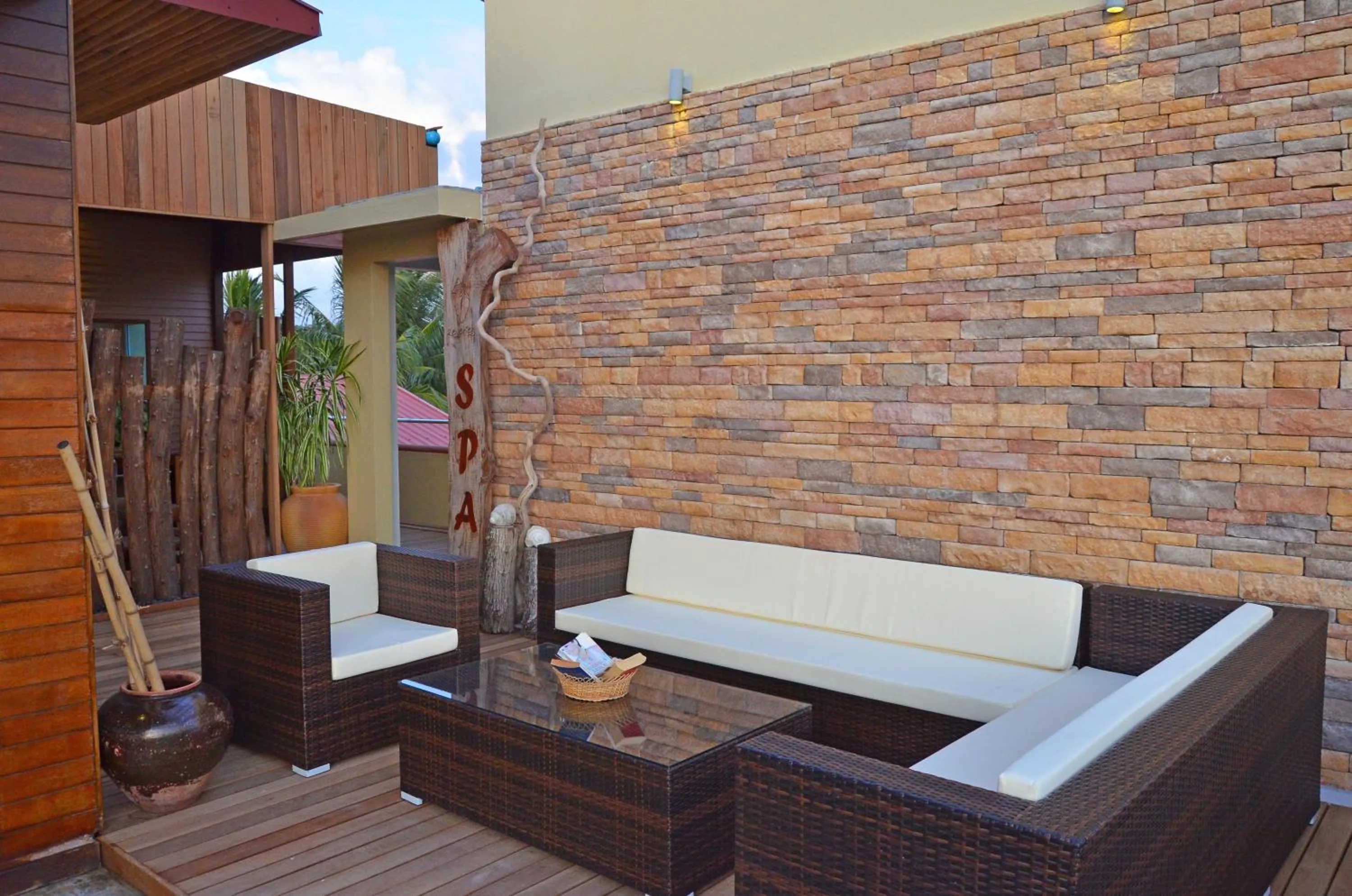 Restaurant/places to eat in Reveries Maldives