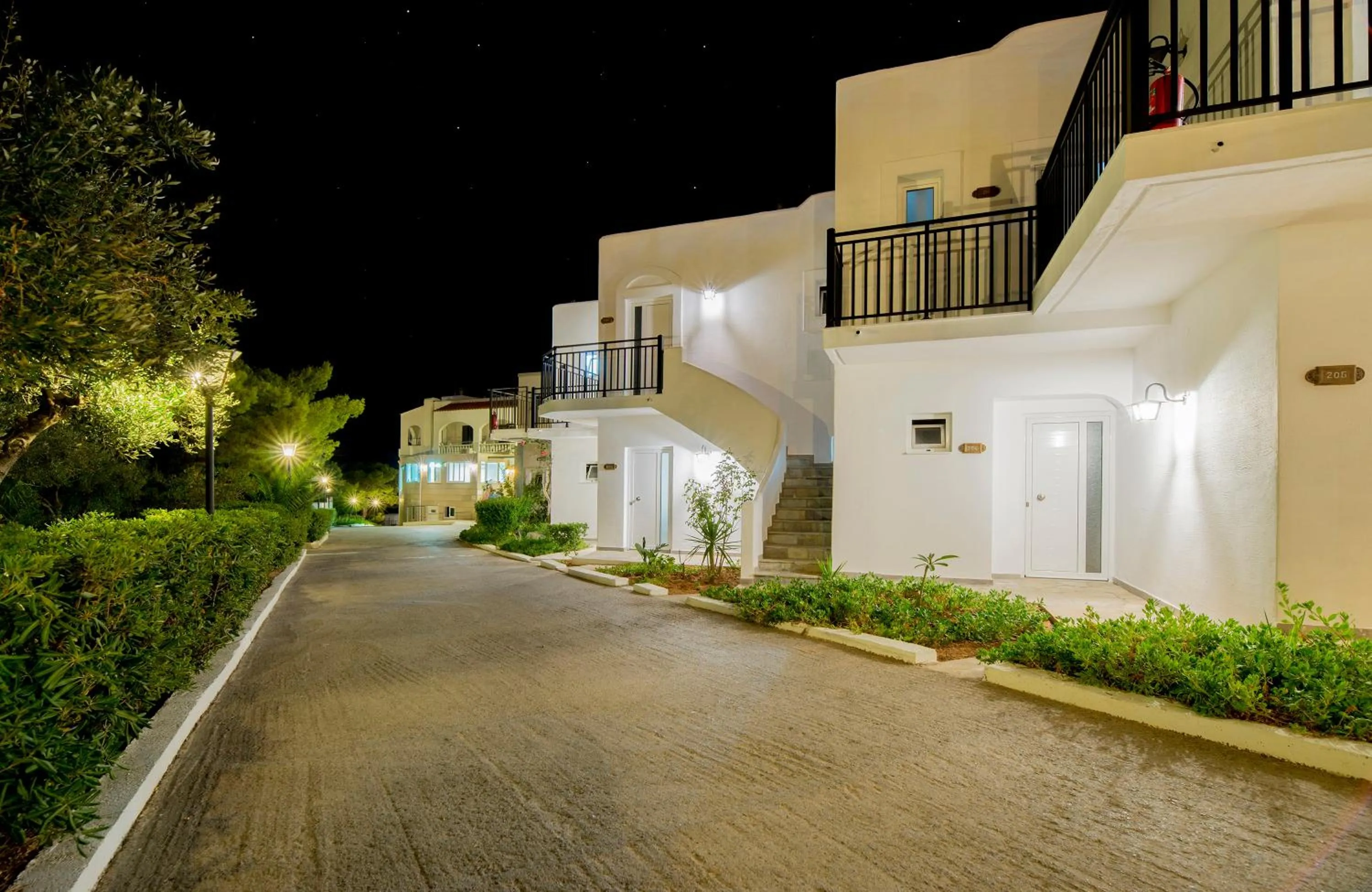 Property building in Horizon Beach