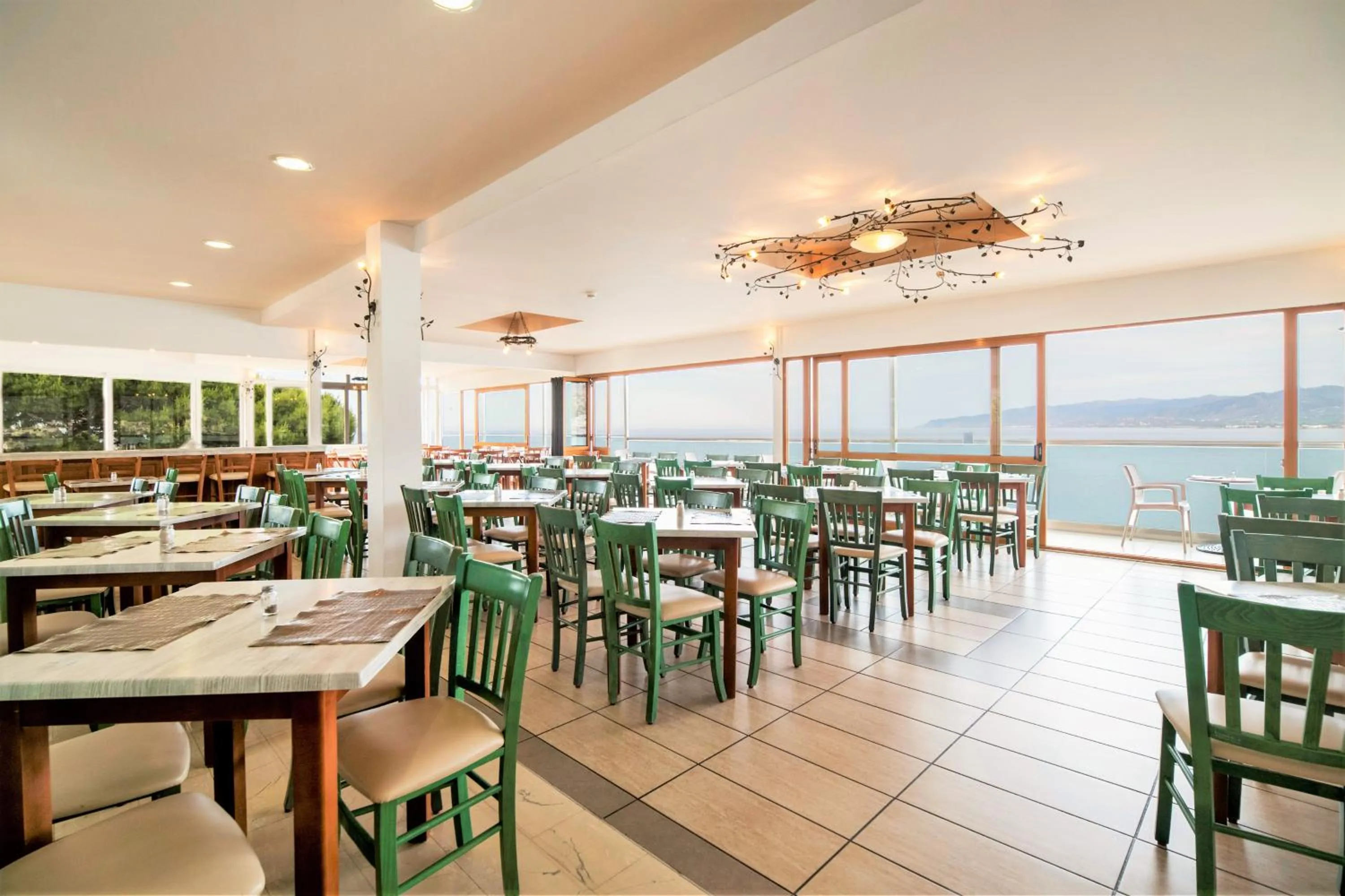 Restaurant/places to eat in Horizon Beach