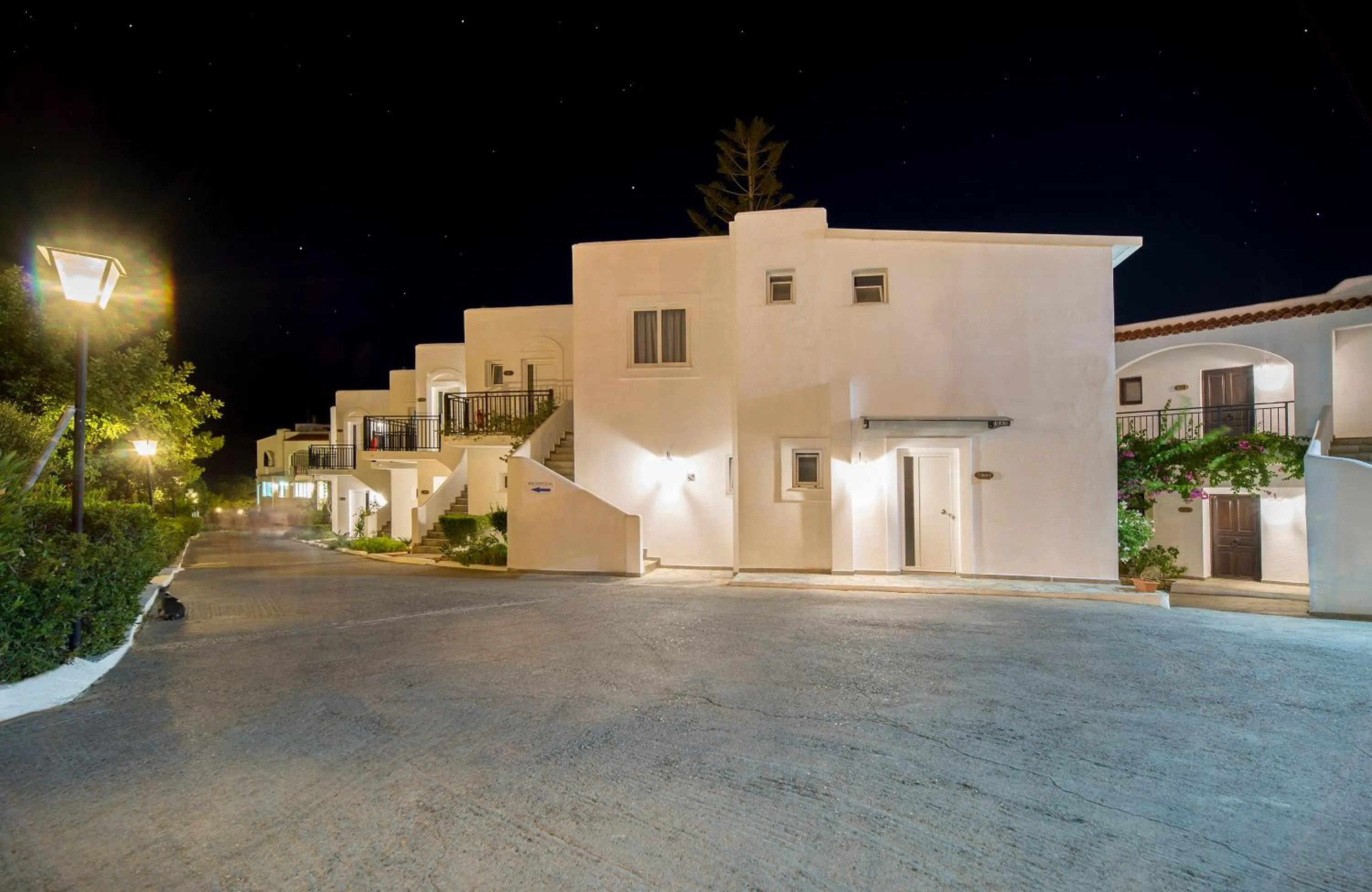 Property building in Horizon Beach