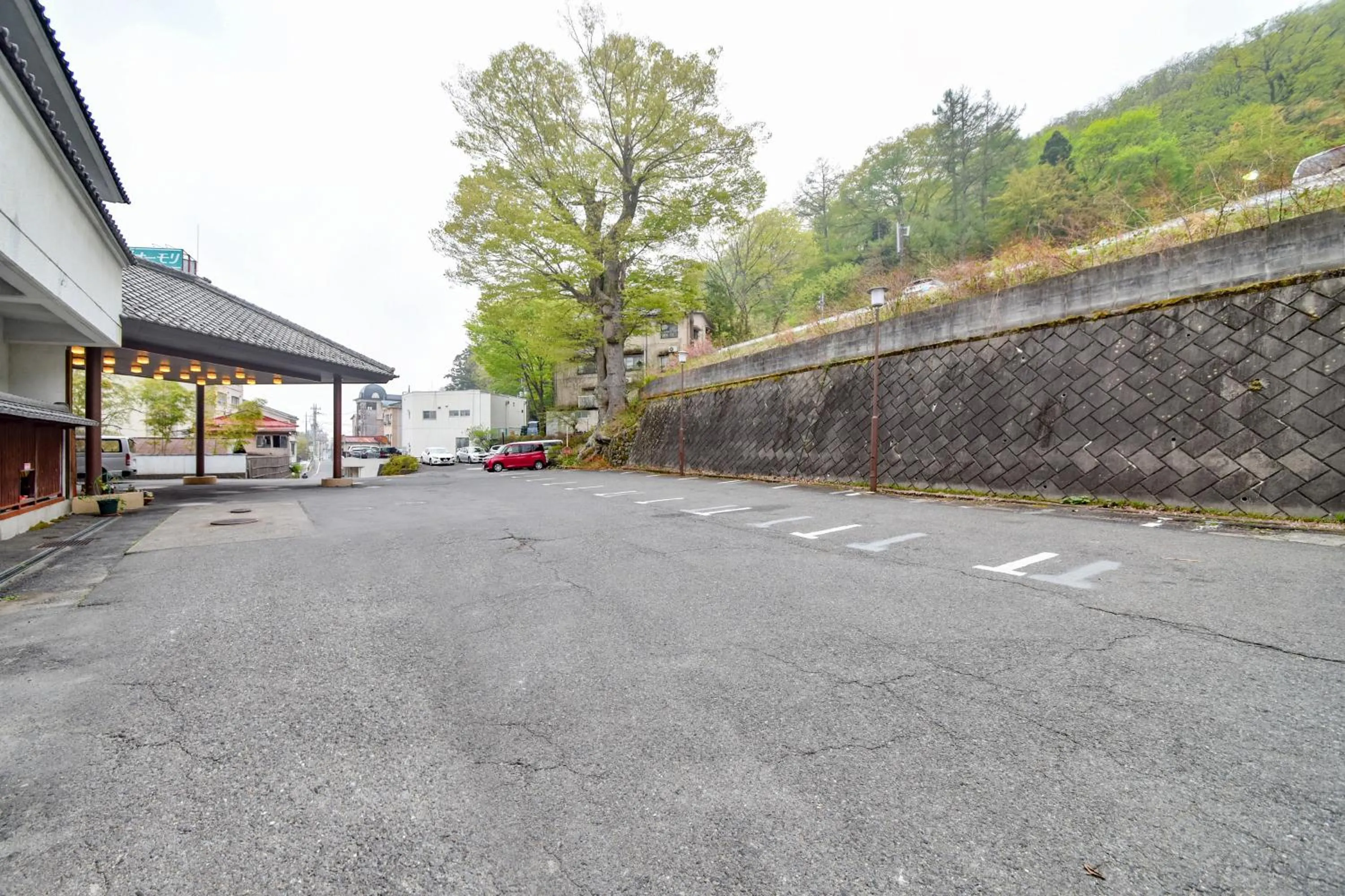 Property building in Kokuya