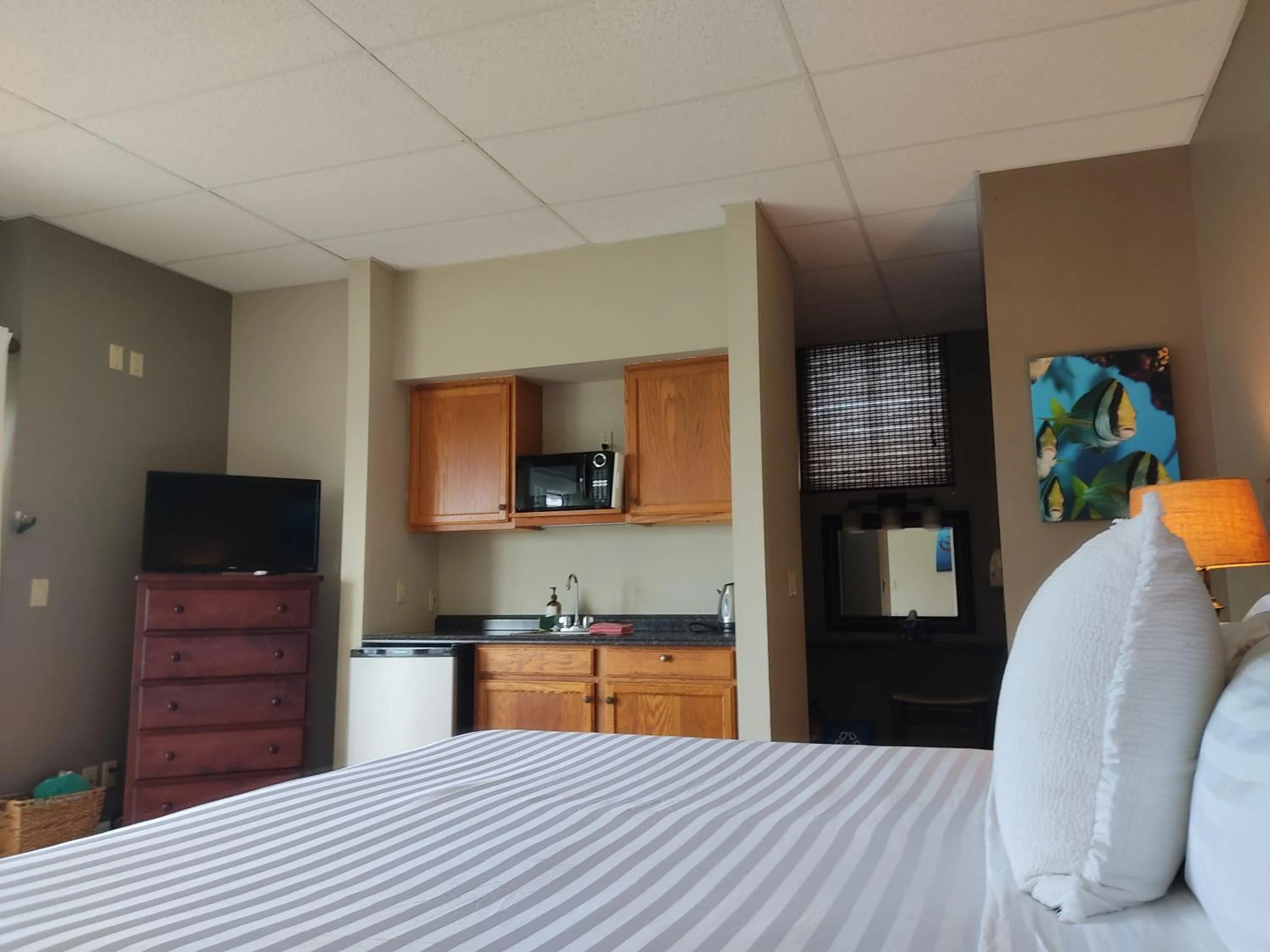 Photo of the whole room in Luana Inn