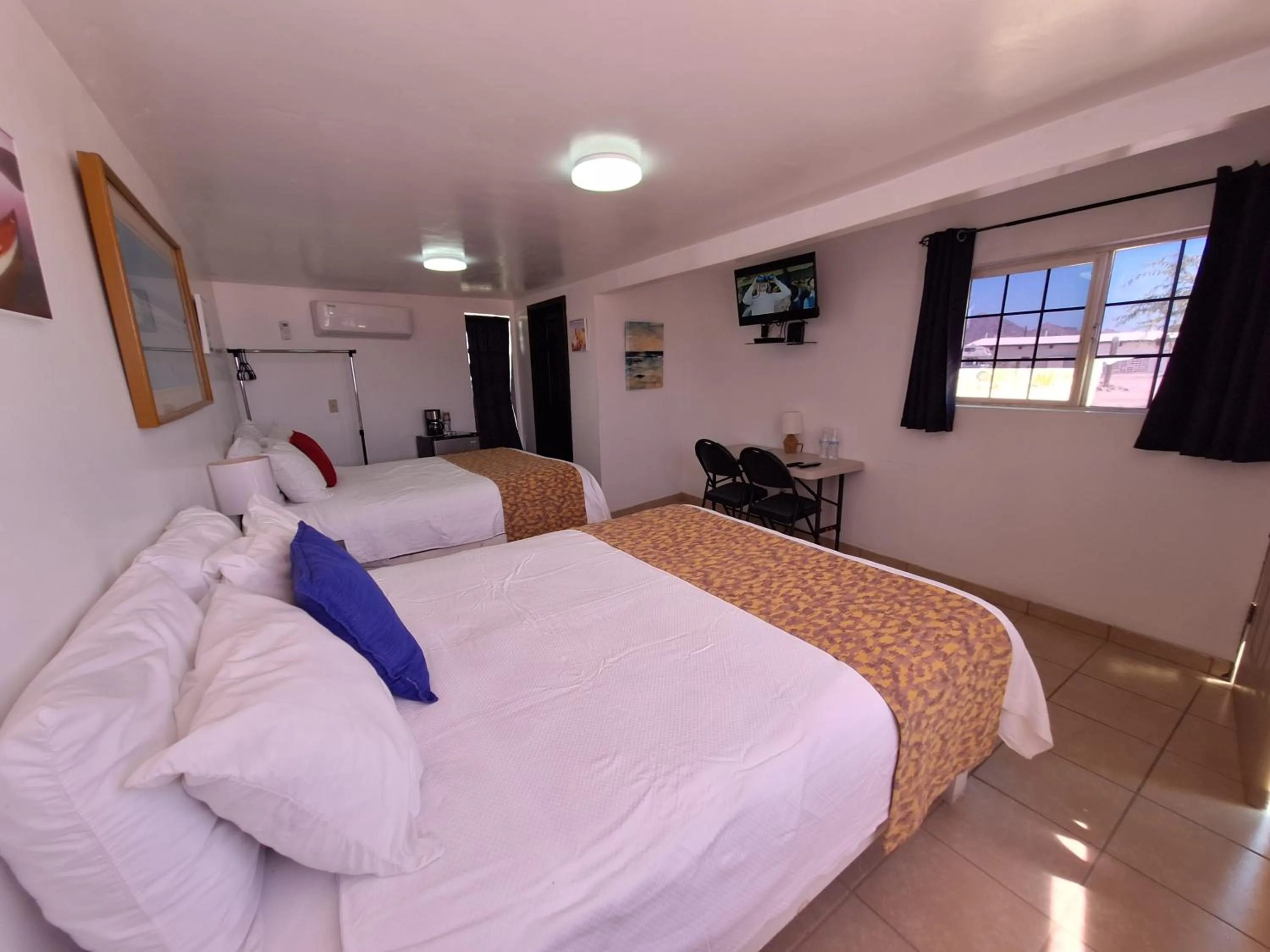 Bed in #44#27#56al#67 Rooms 2 beds near beach