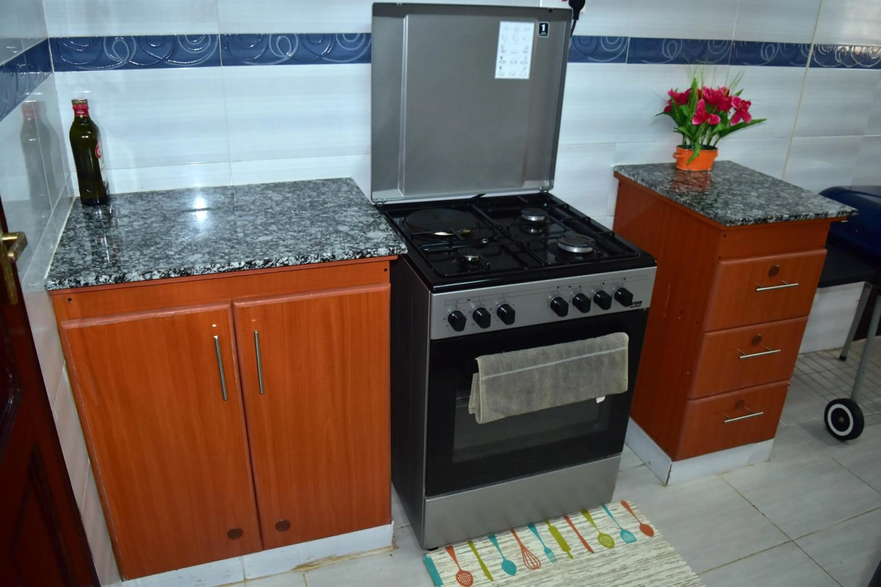 Kitchen or kitchenette in Tahira Villa