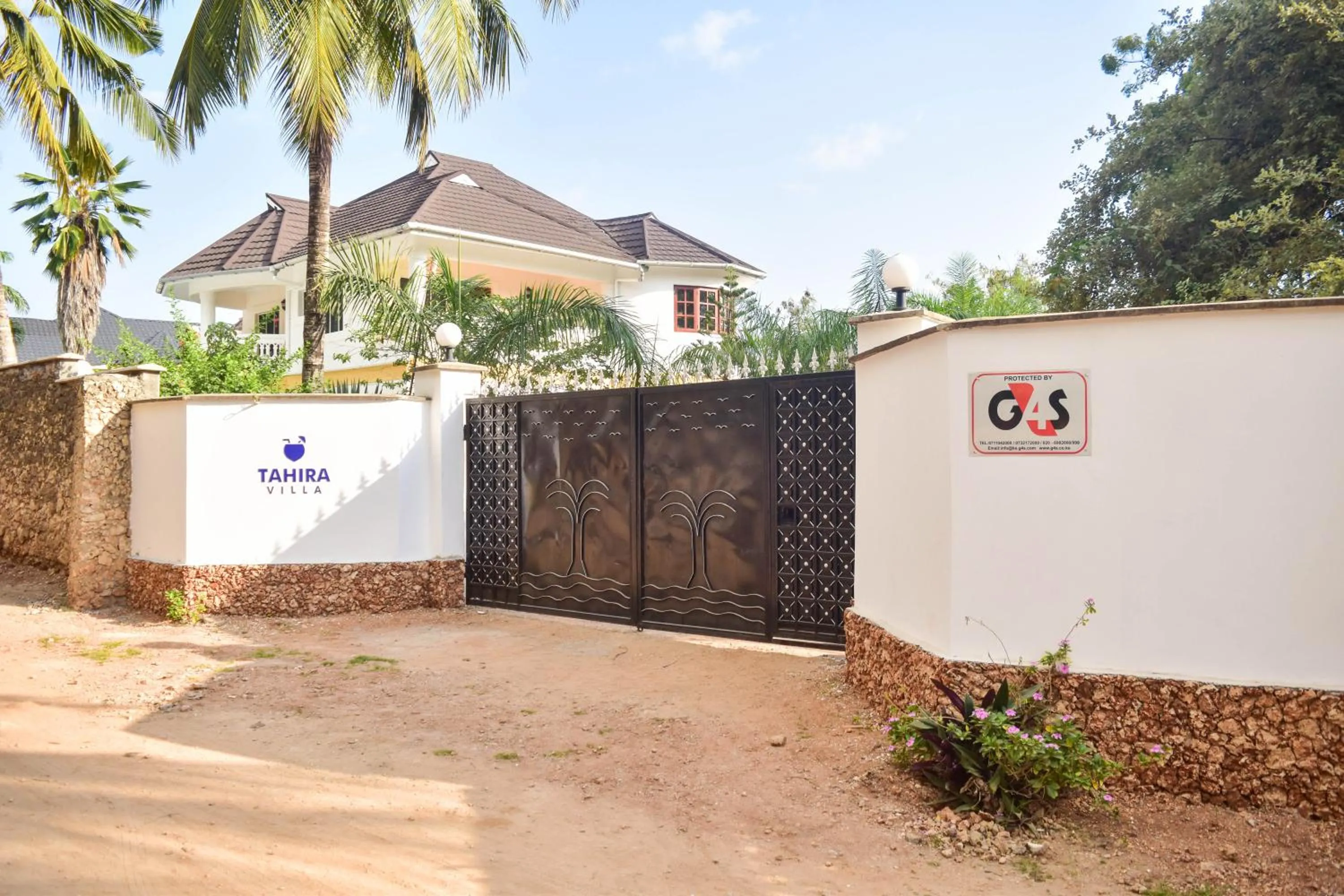Facade/entrance in Tahira Villa