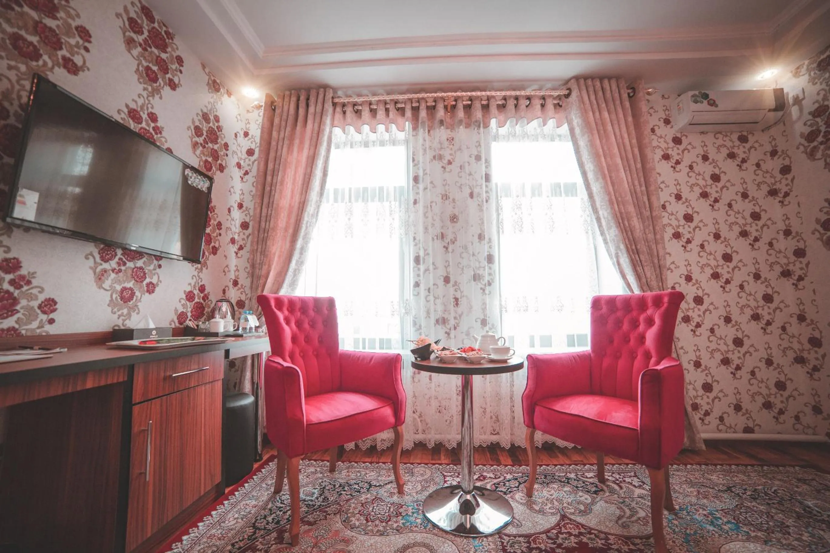 Coffee/tea facilities in Asmald Palace Hotel