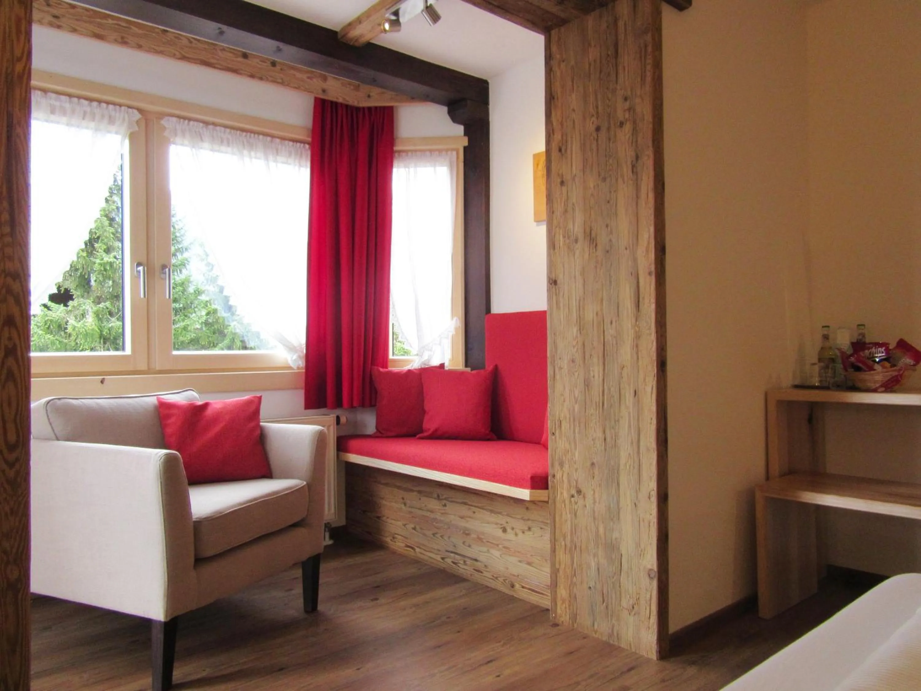 Photo of the whole room in Hotel Alpensonne
