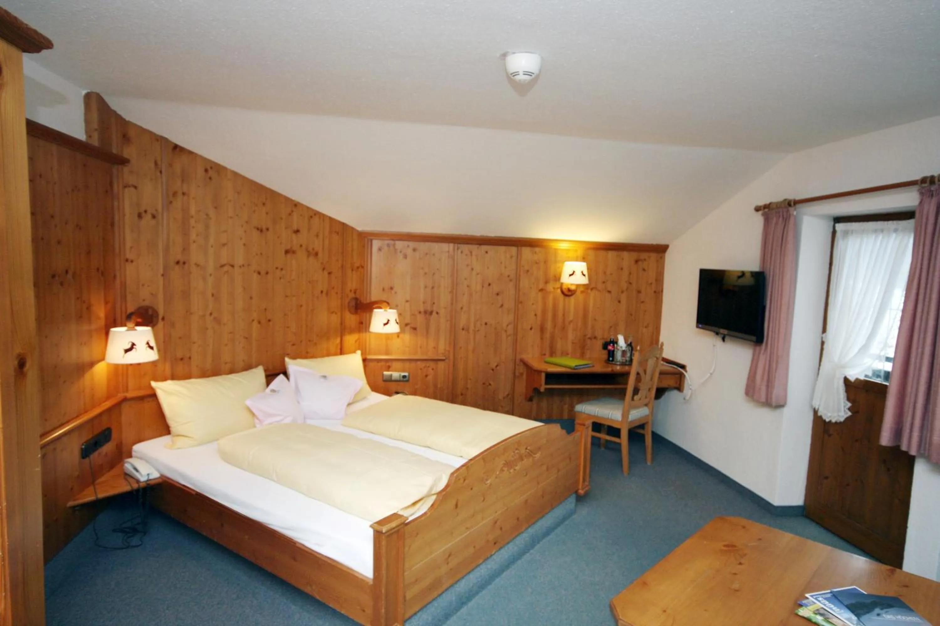 Photo of the whole room, Bed in Hotel Alpensonne