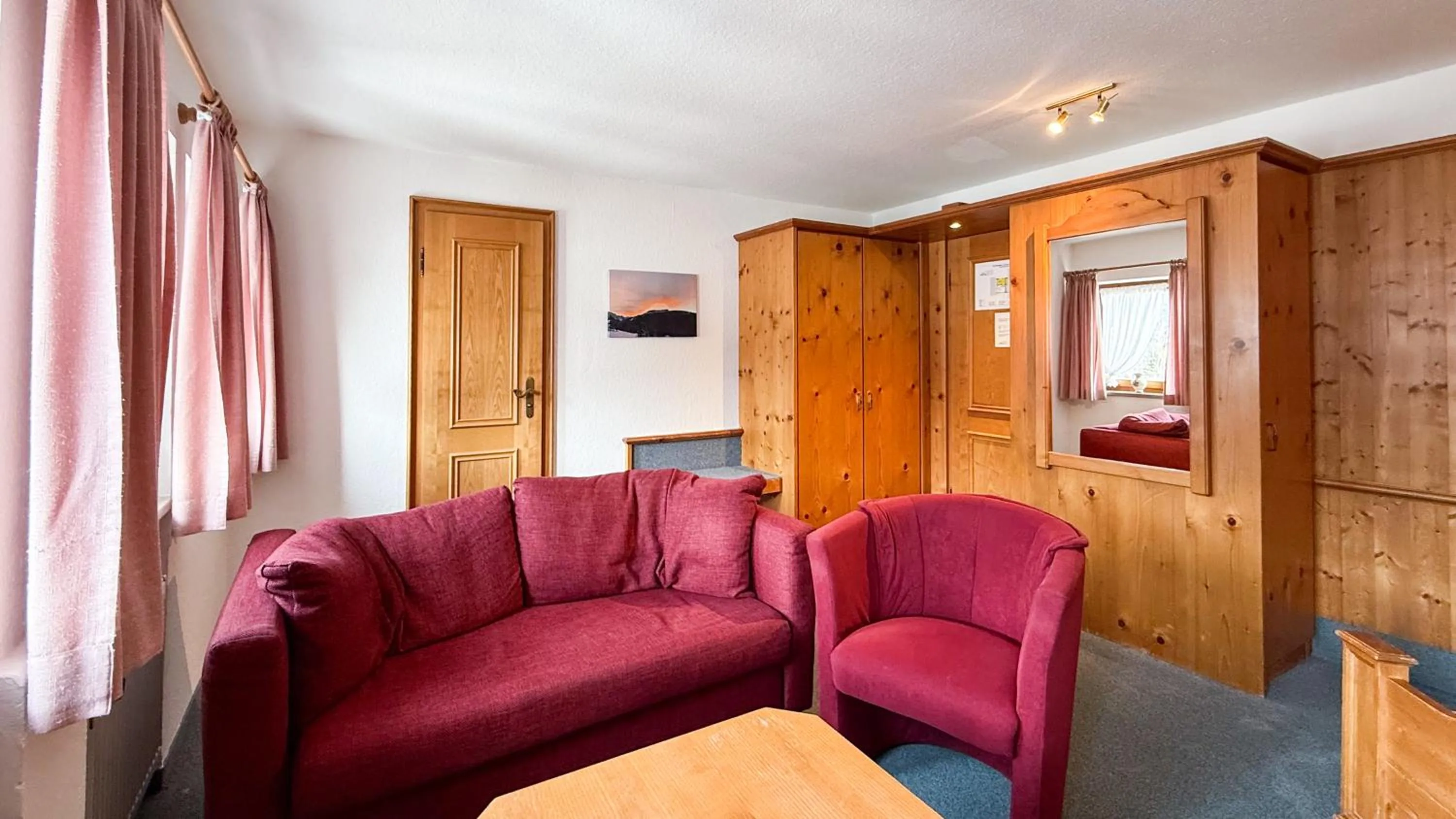 Photo of the whole room in Hotel Alpensonne