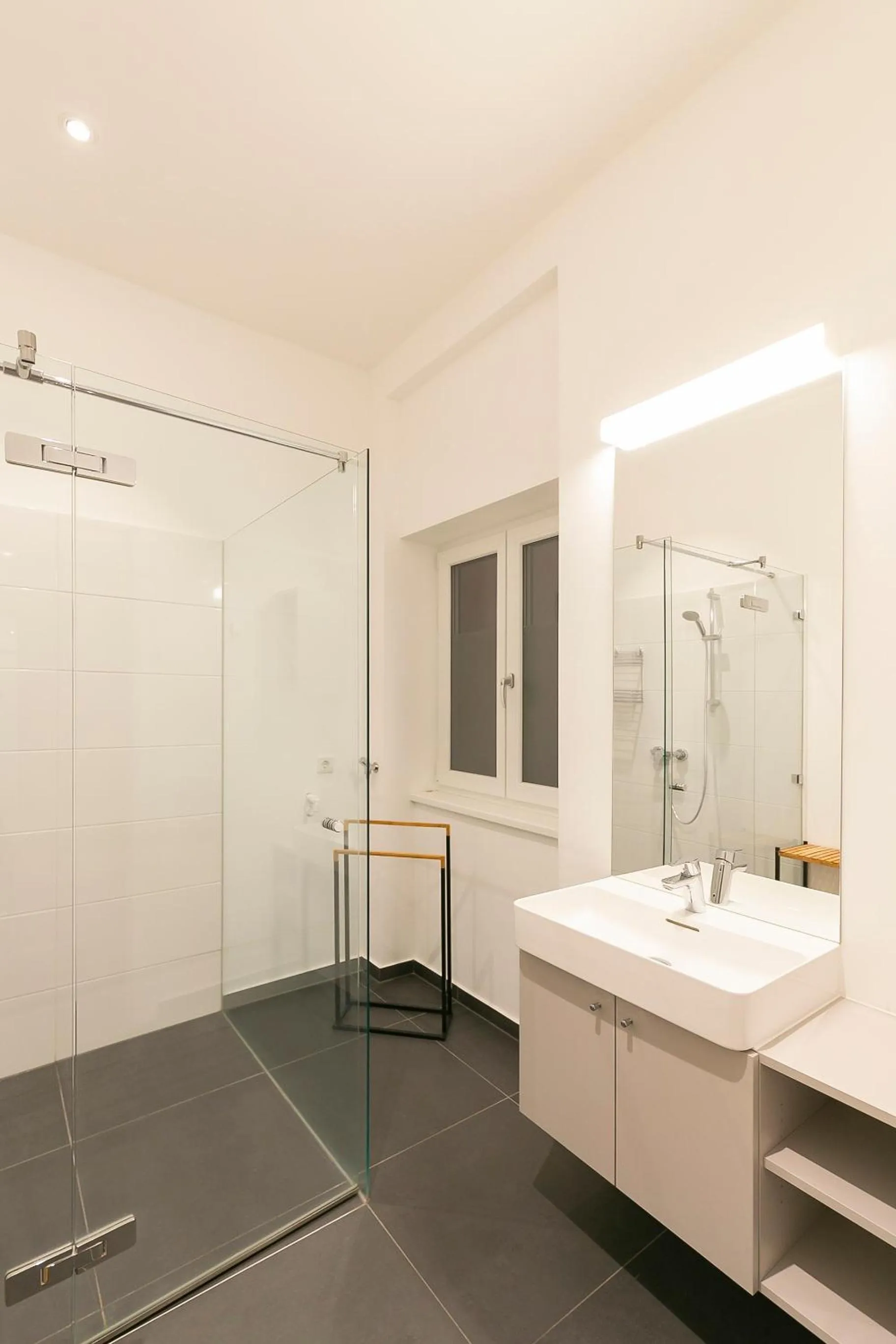 Shower in Mint@Naschmarkt Premium Apartments