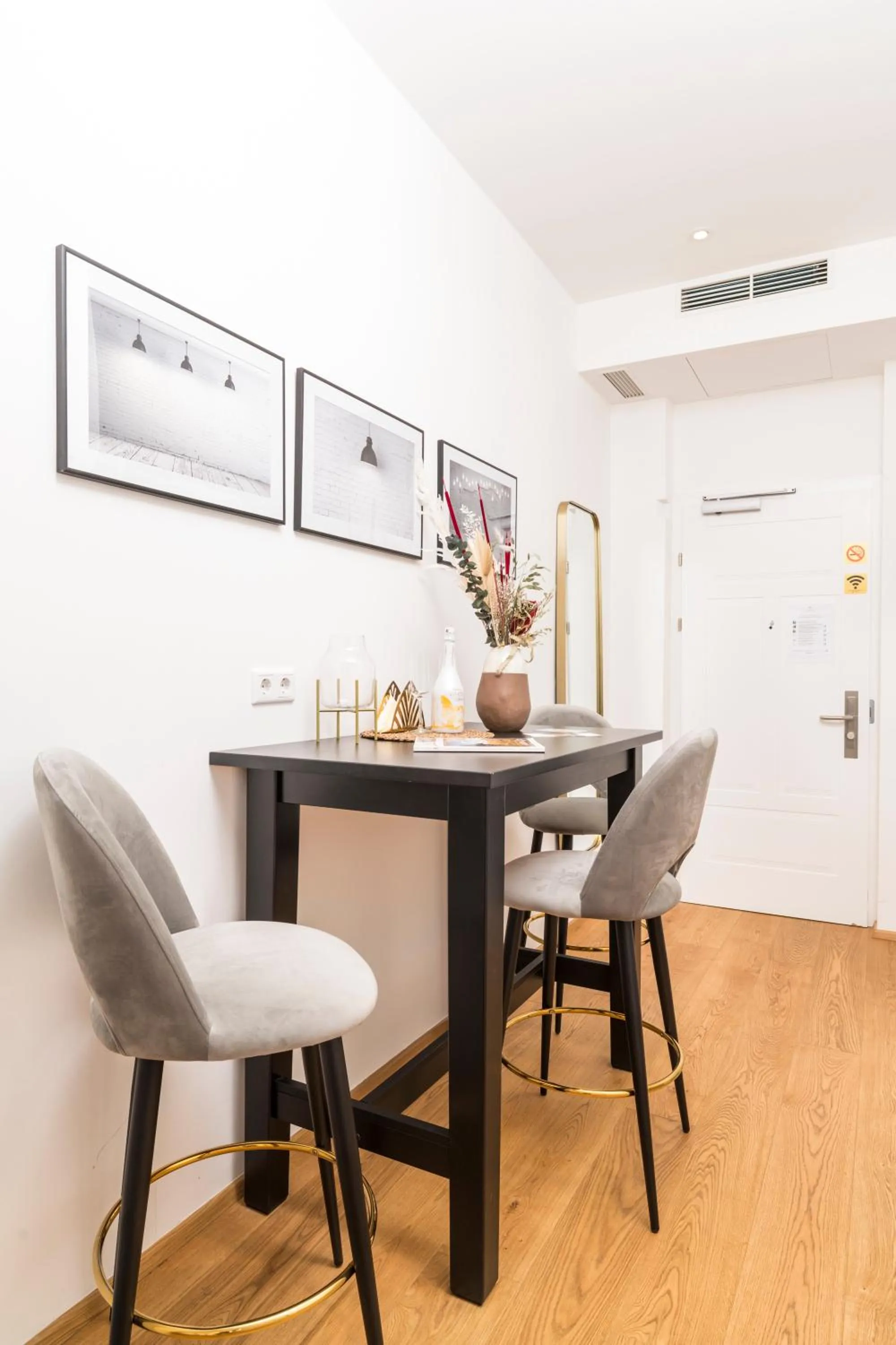 Dining area in Mint@Naschmarkt Premium Apartments