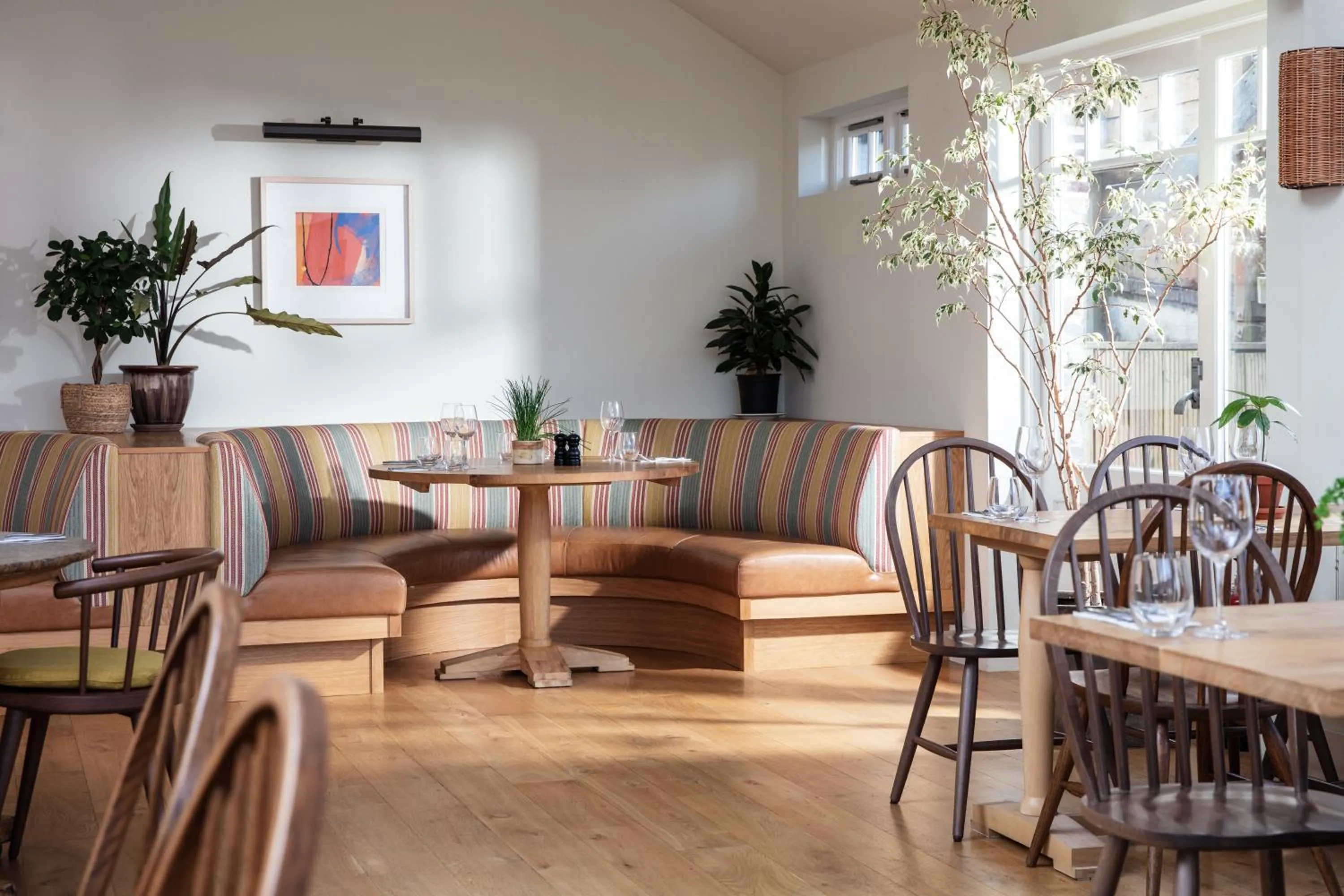 Restaurant/places to eat in The Plume of Feathers