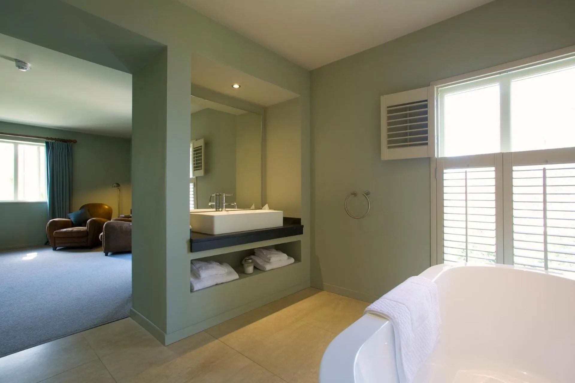 Bathroom, Bed in The Plume of Feathers