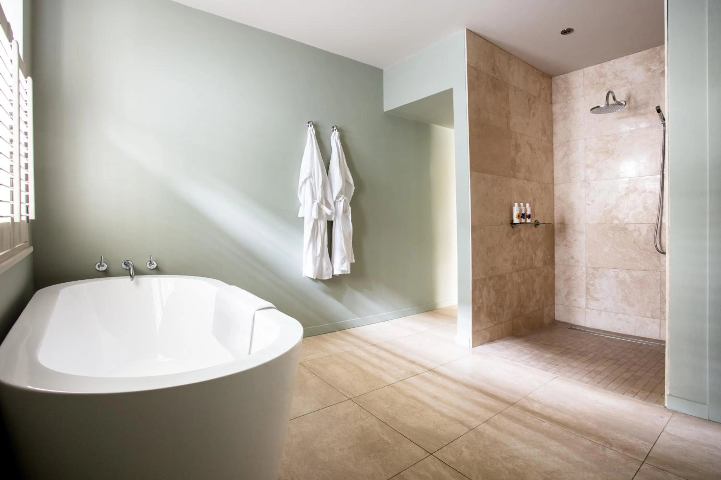 Bathroom in The Plume of Feathers