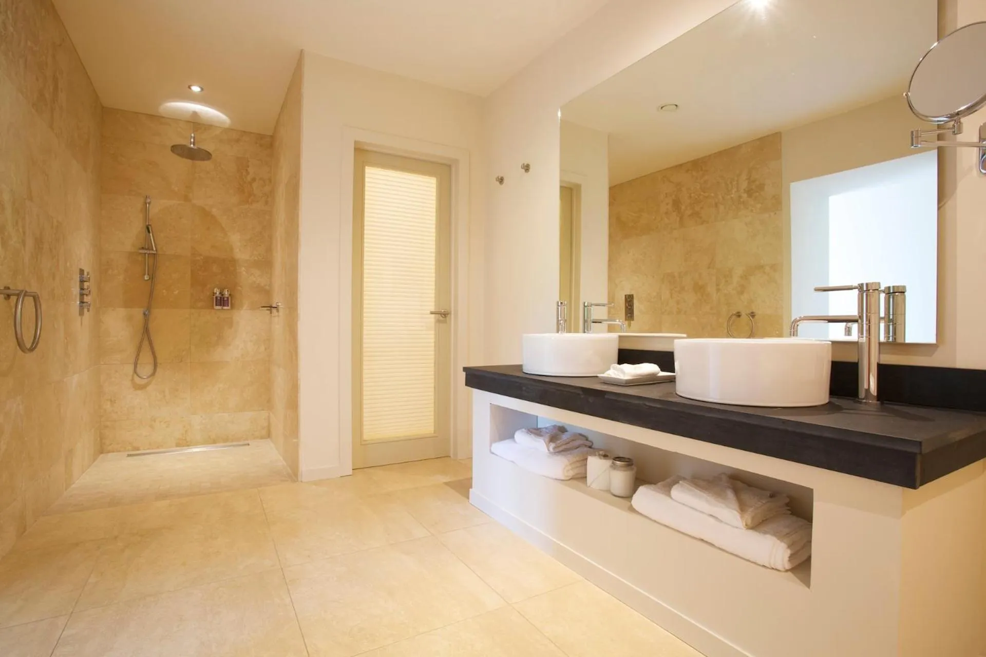 Bathroom in The Plume of Feathers