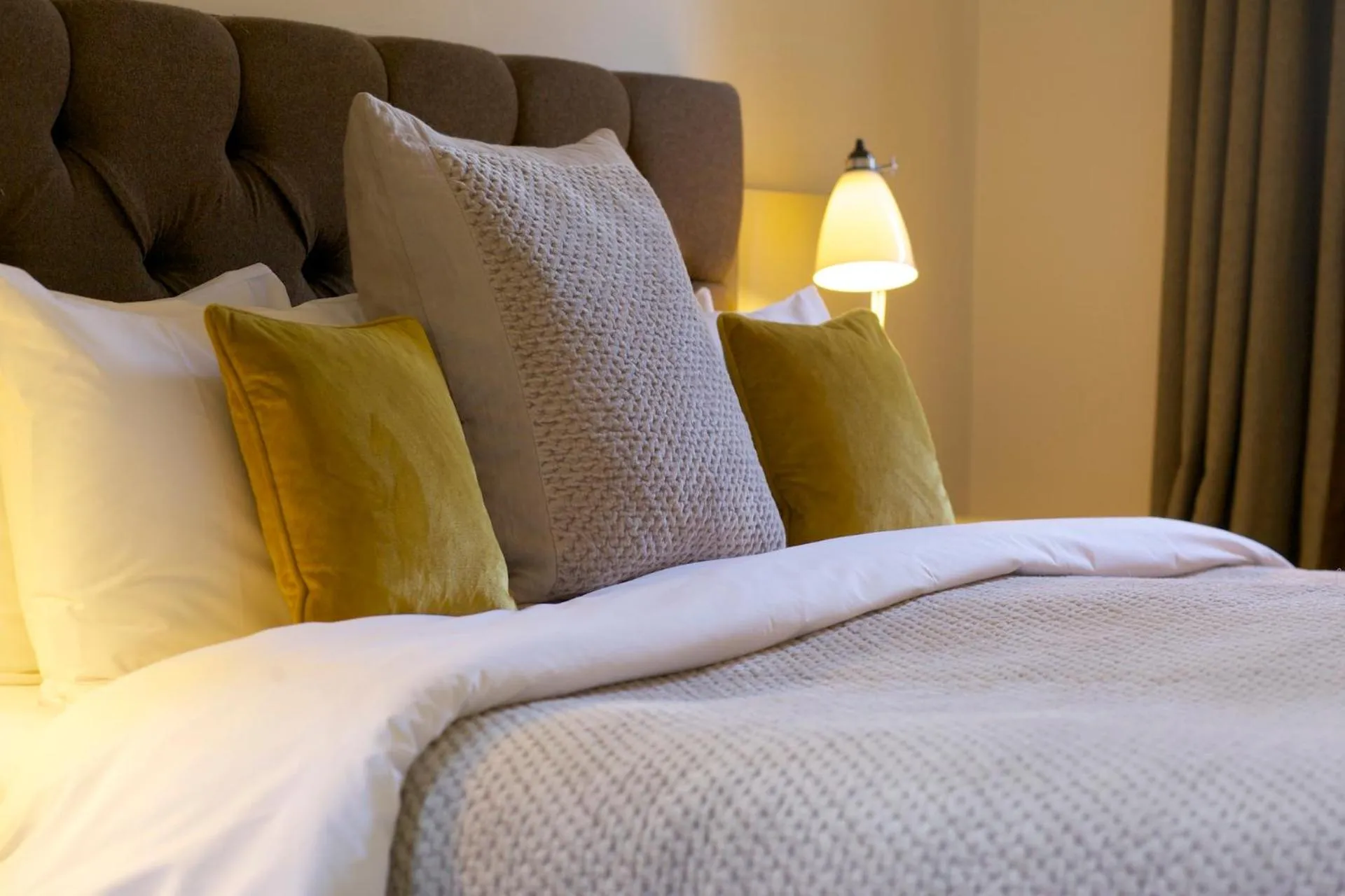 Bed in The Plume of Feathers