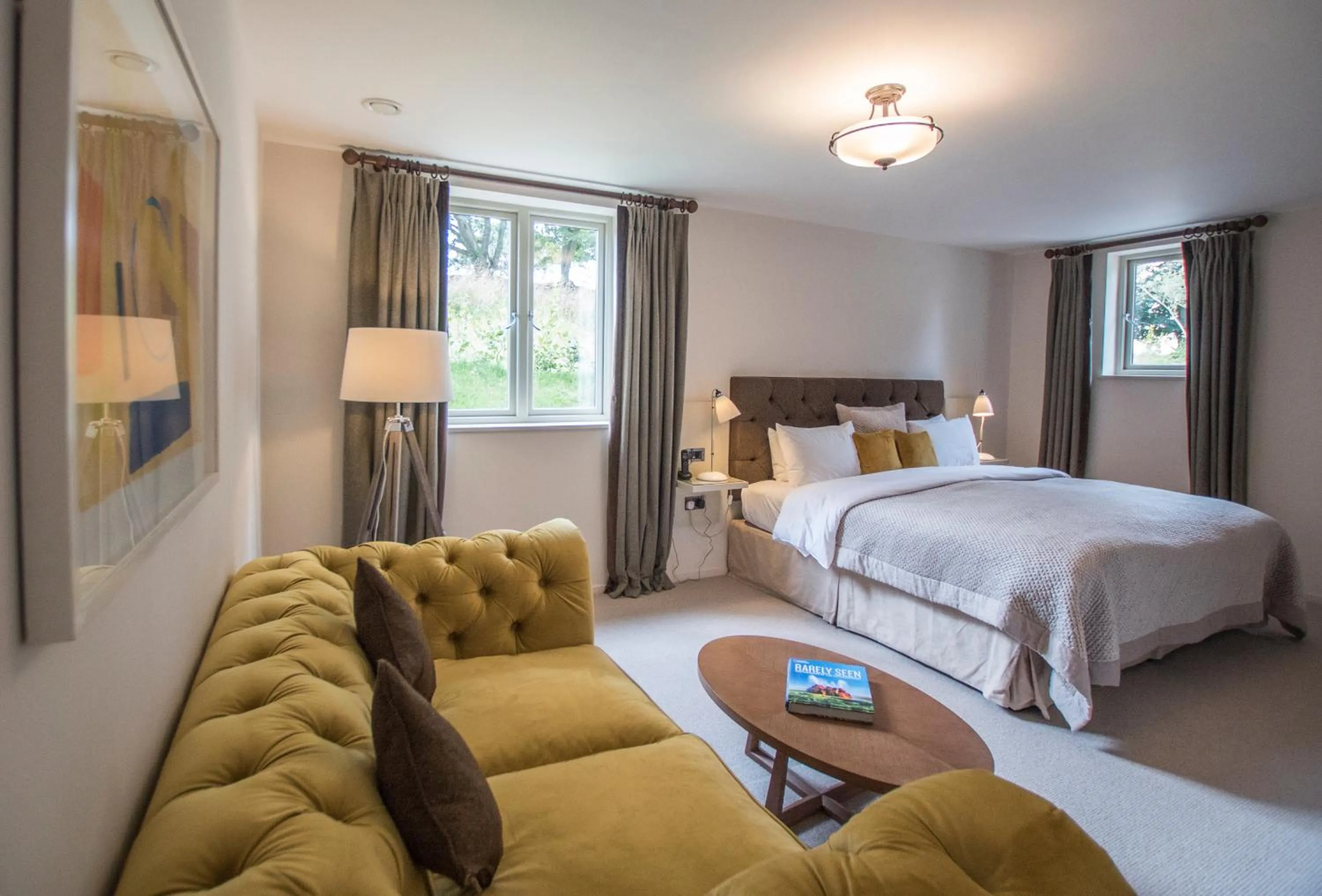 Bed in The Plume of Feathers