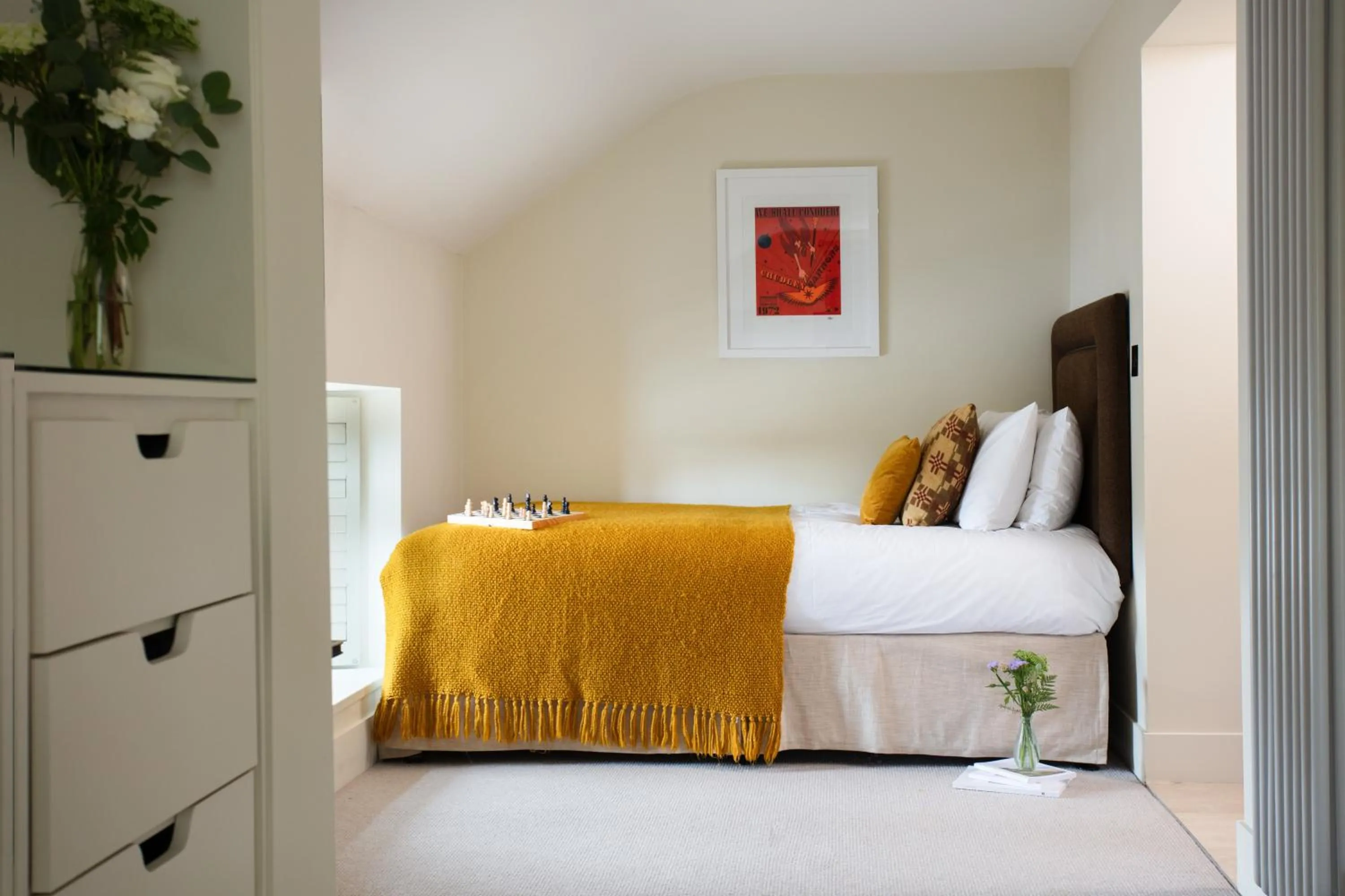 Bed in The Plume of Feathers