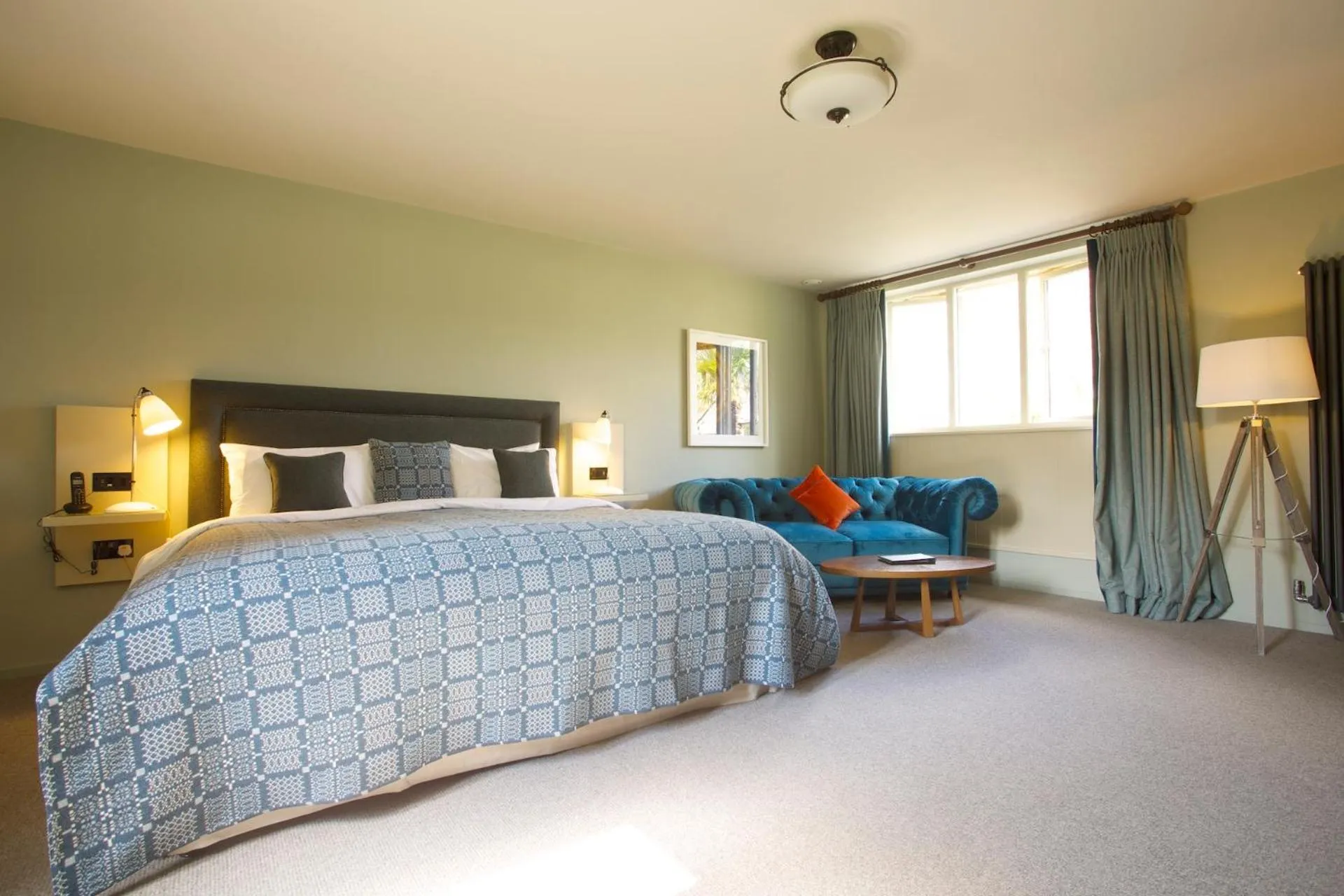 Bedroom, Bed in The Plume of Feathers