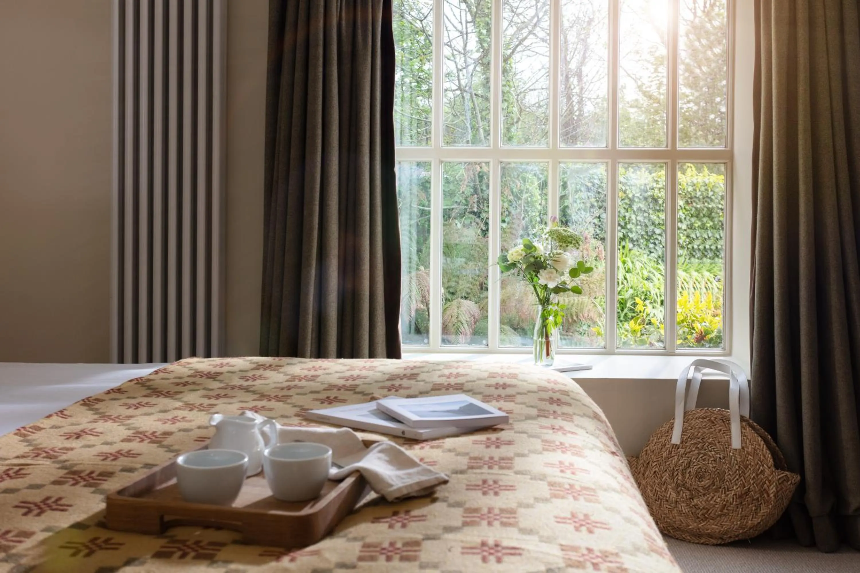 Bedroom, Bed in The Plume of Feathers