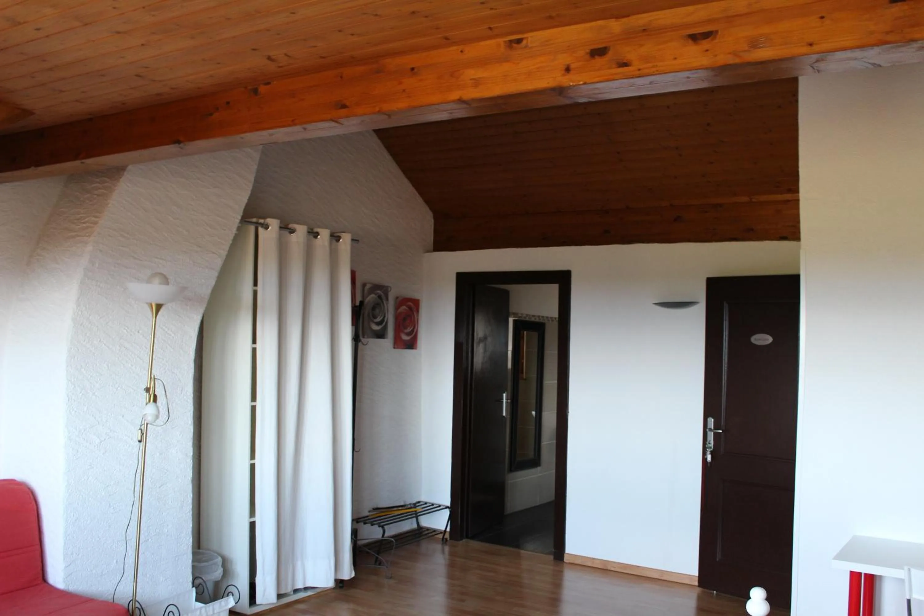 Photo of the whole room in Au cœur du vignoble sur Bursins