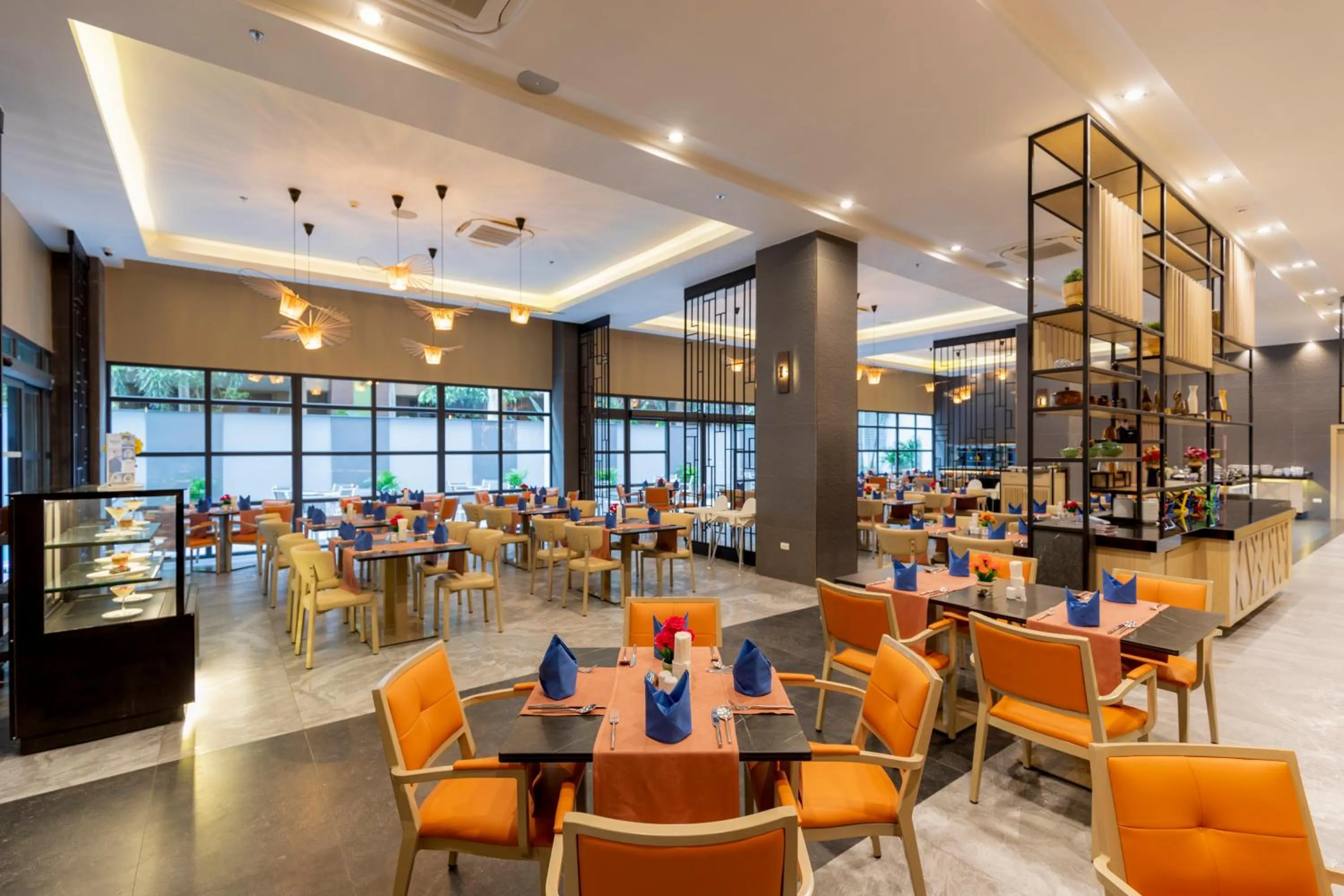 Restaurant/places to eat in WOOVO Phuket Patong - by Swandor