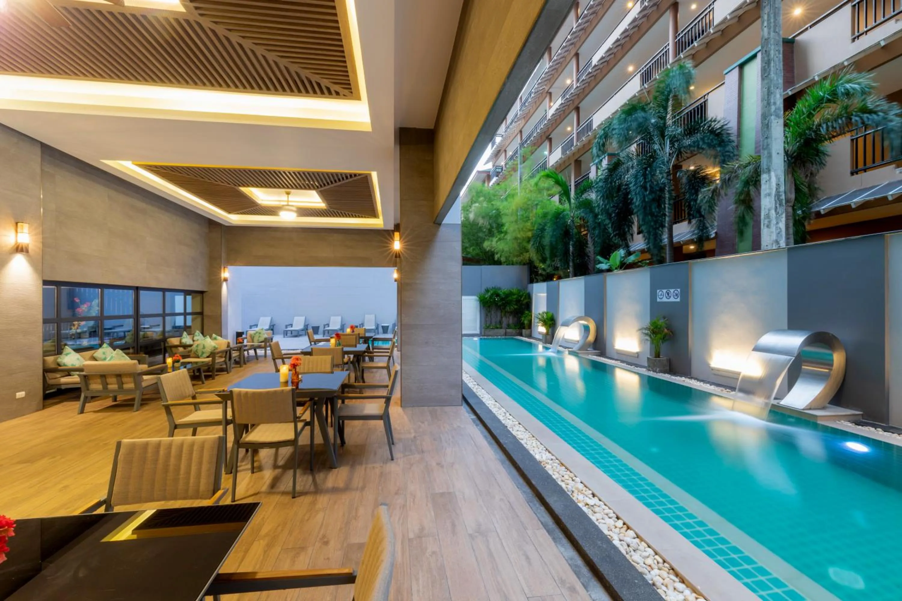 Swimming pool in WOOVO Phuket Patong - by Swandor