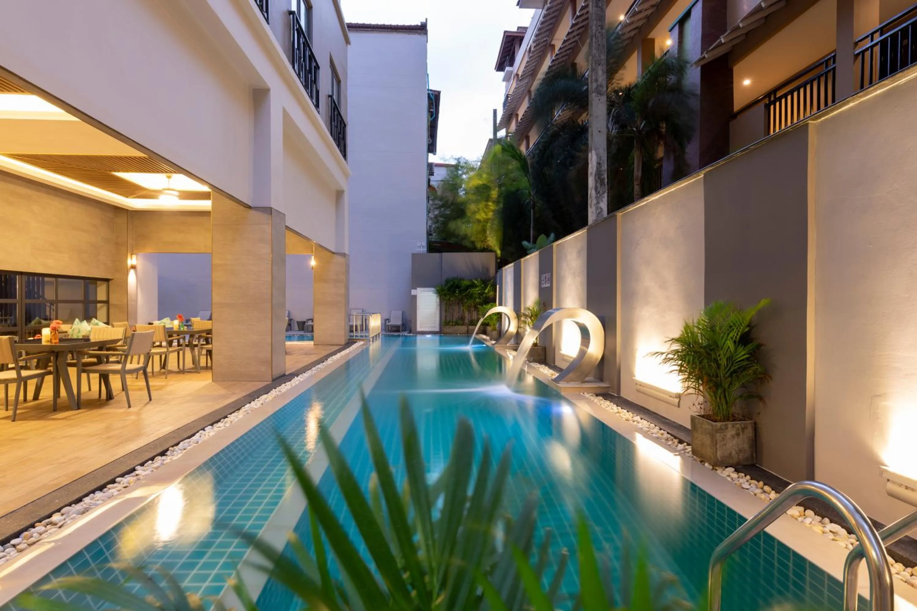 Swimming pool in WOOVO Phuket Patong - by Swandor