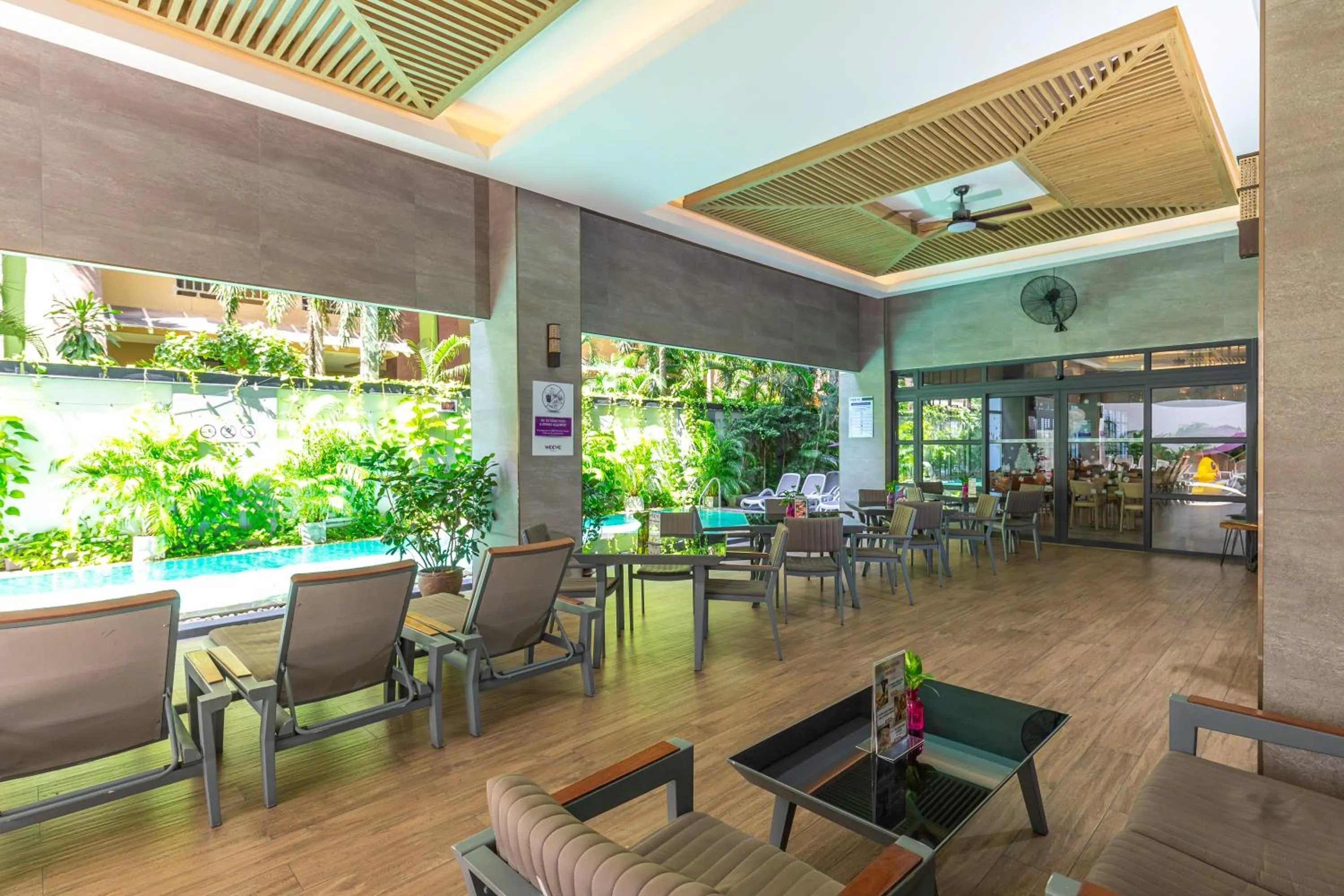 Swimming pool in WOOVO Phuket Patong - by Swandor