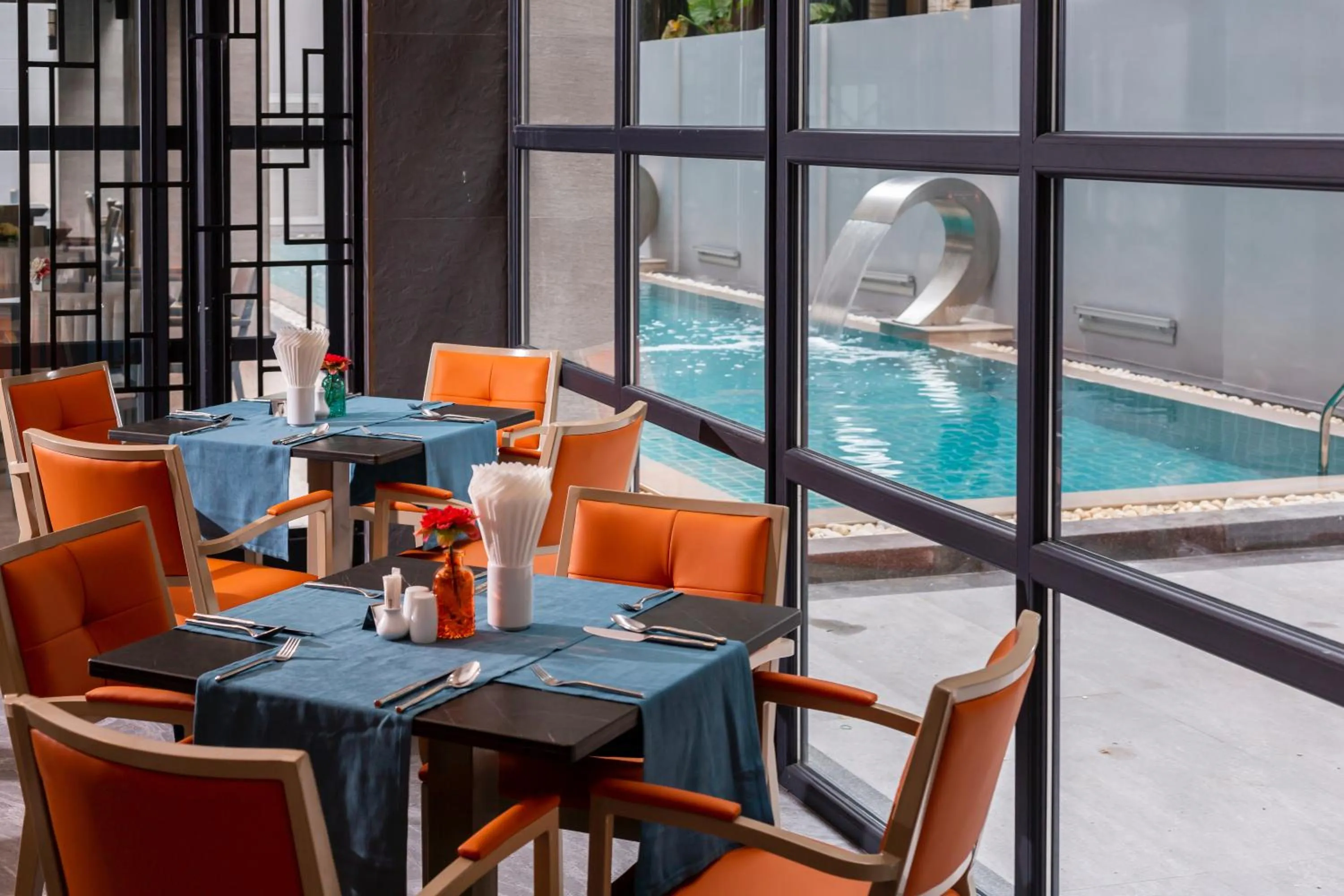 Restaurant/places to eat in WOOVO Phuket Patong - by Swandor