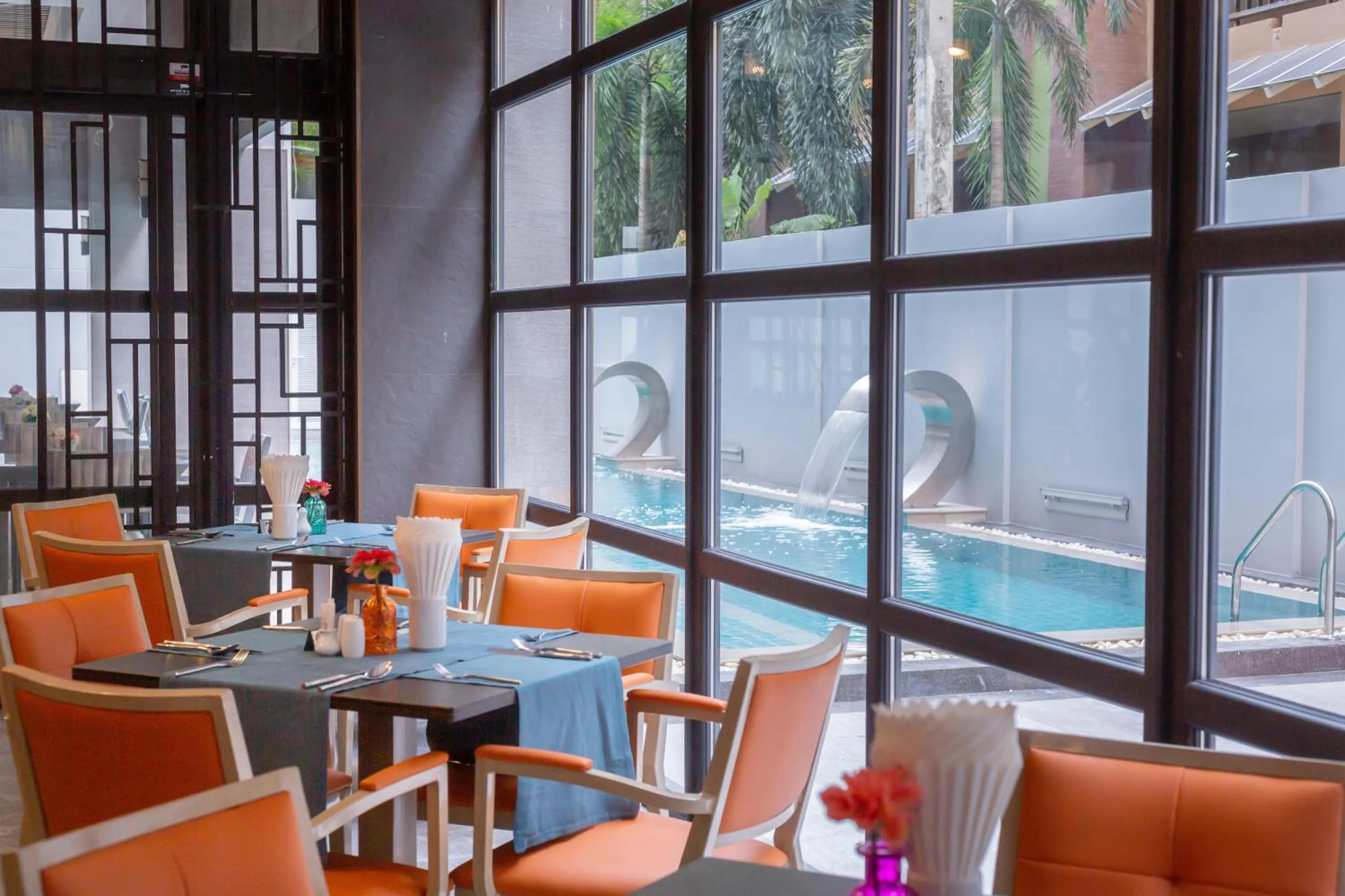 Restaurant/places to eat in WOOVO Phuket Patong - by Swandor