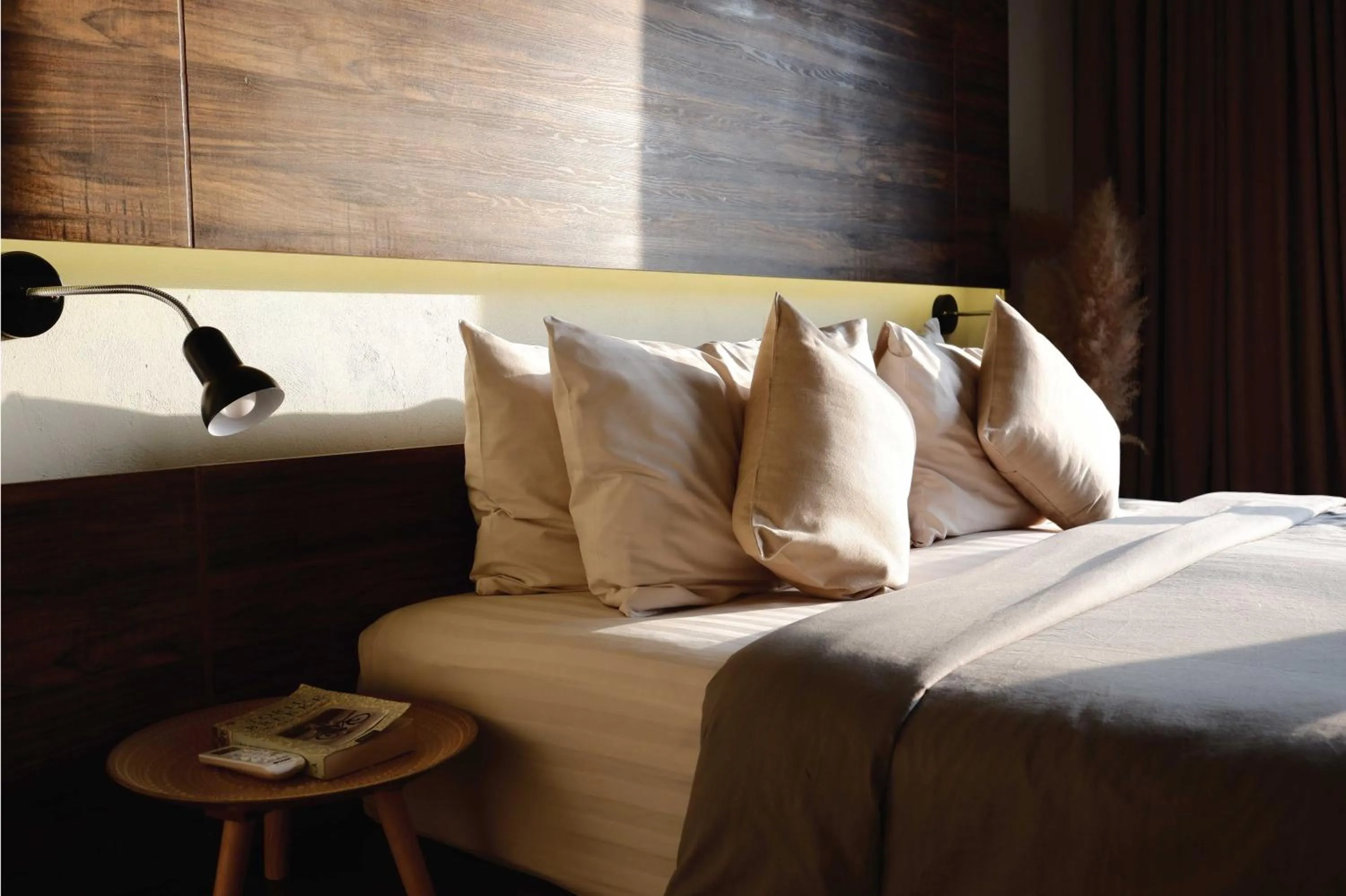 Bed in SriLanta Resort and Spa