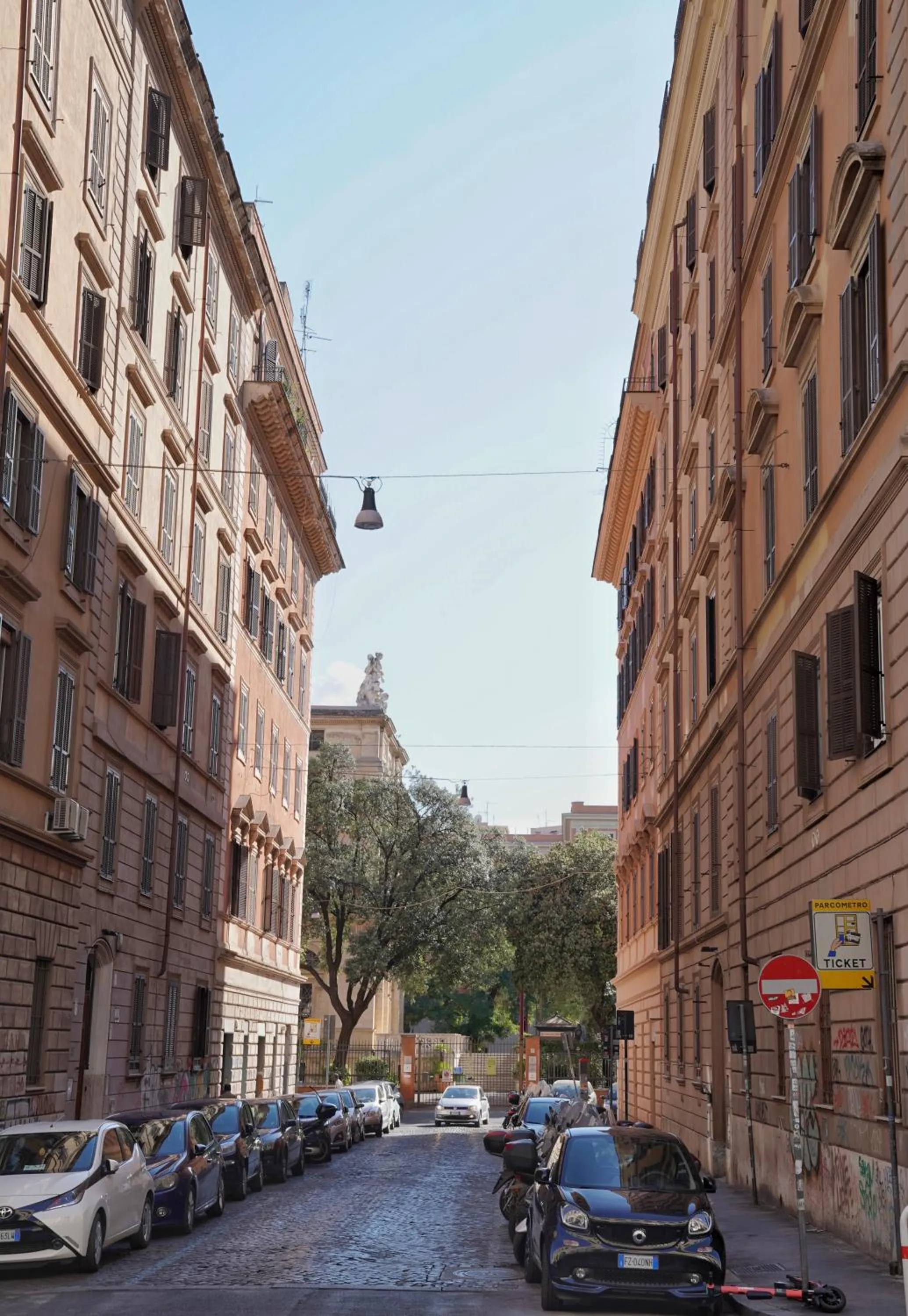 Neighbourhood in Archi di Roma Guest House