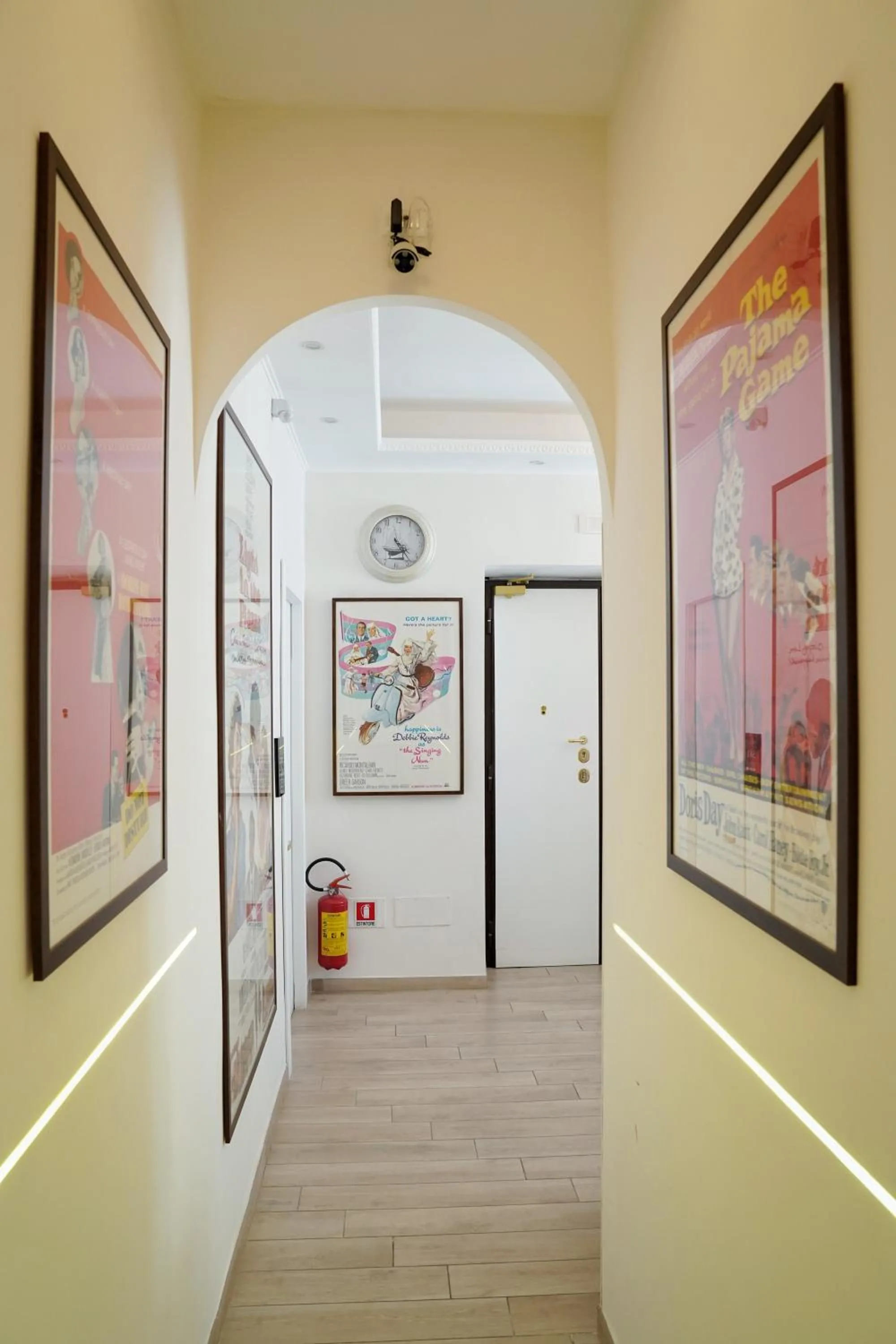 Property building in Archi di Roma Guest House