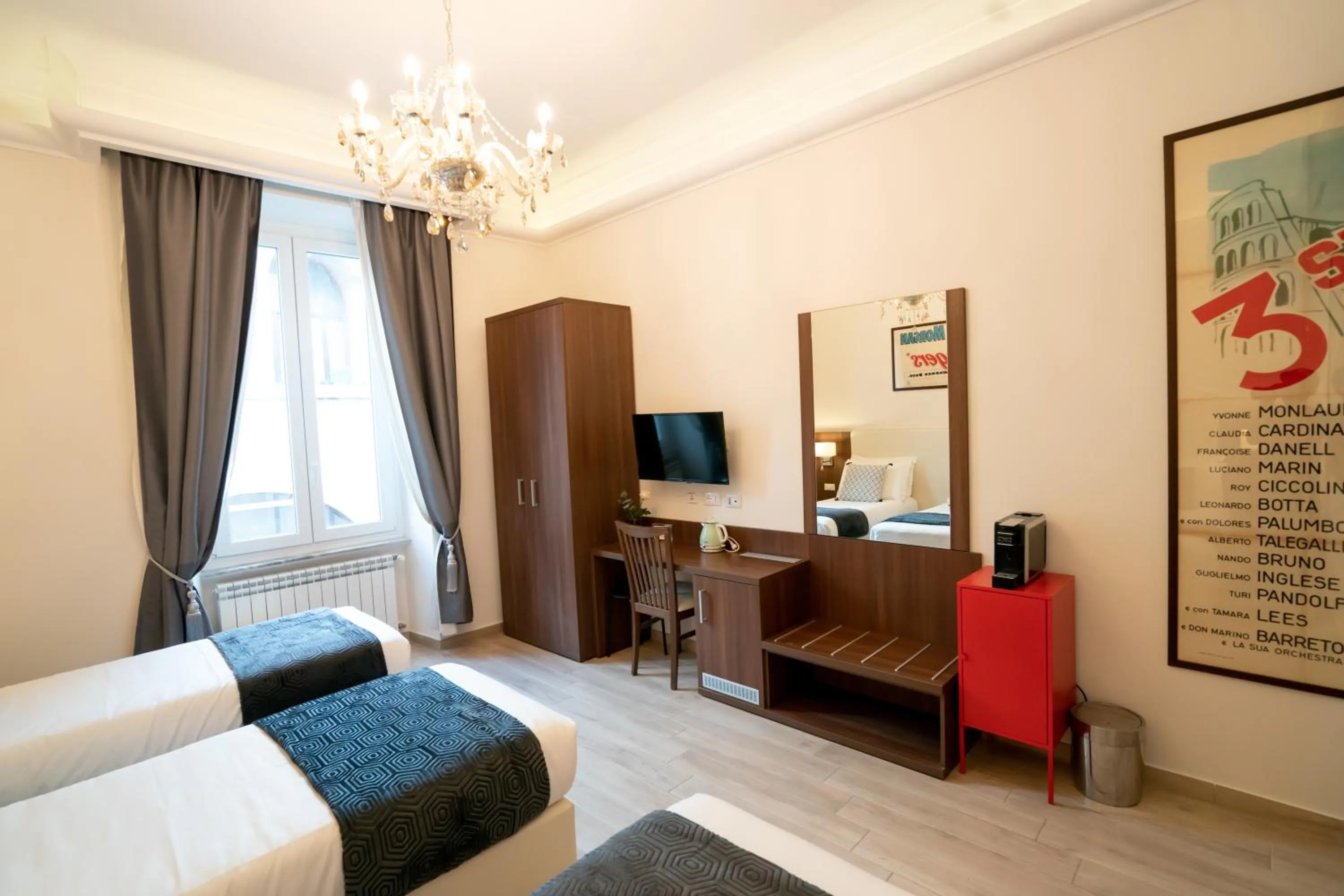 TV and multimedia, Bed in Archi di Roma Guest House