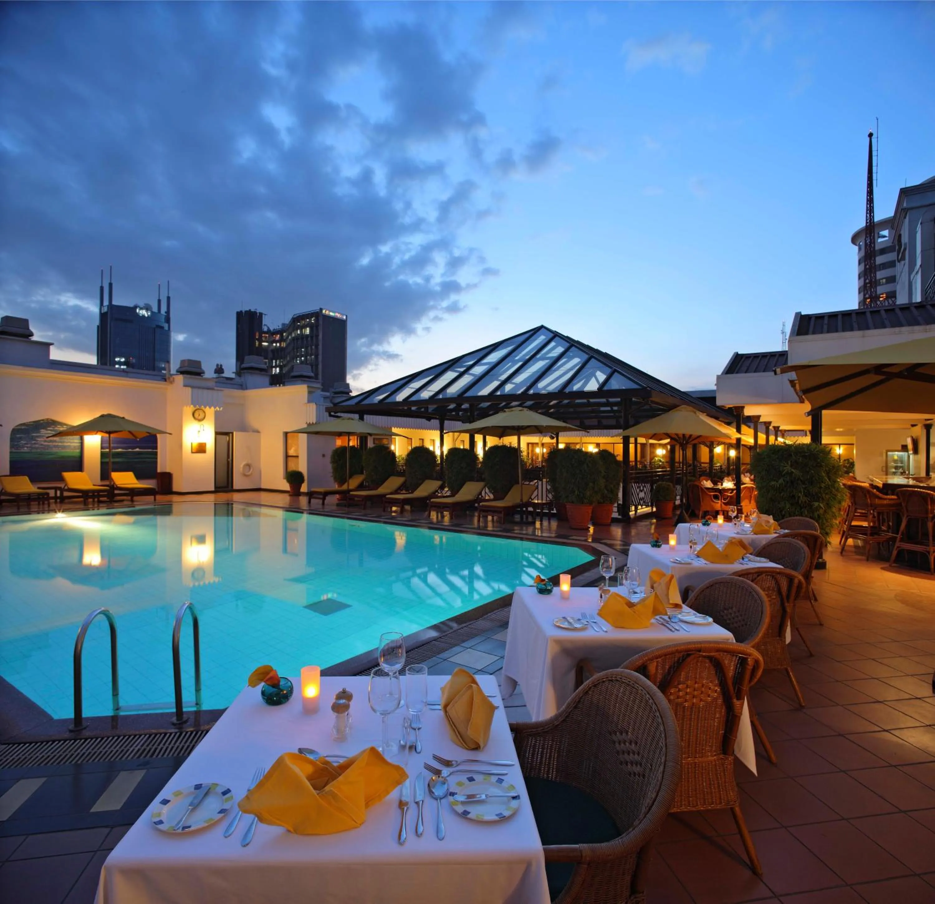 Restaurant/places to eat in Sarova Stanley