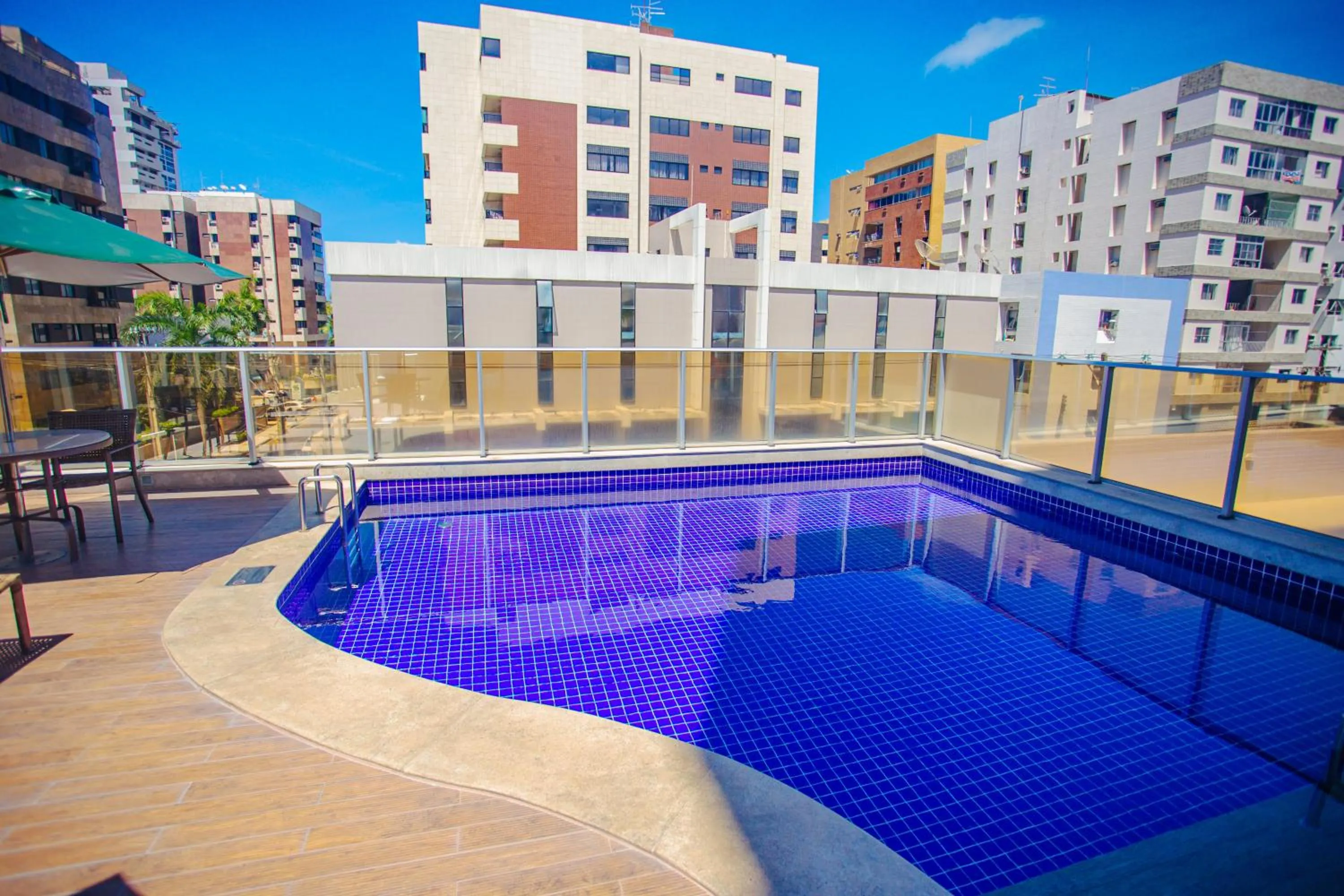 Swimming pool in Holiday Inn Express Maceió, an IHG Hotel