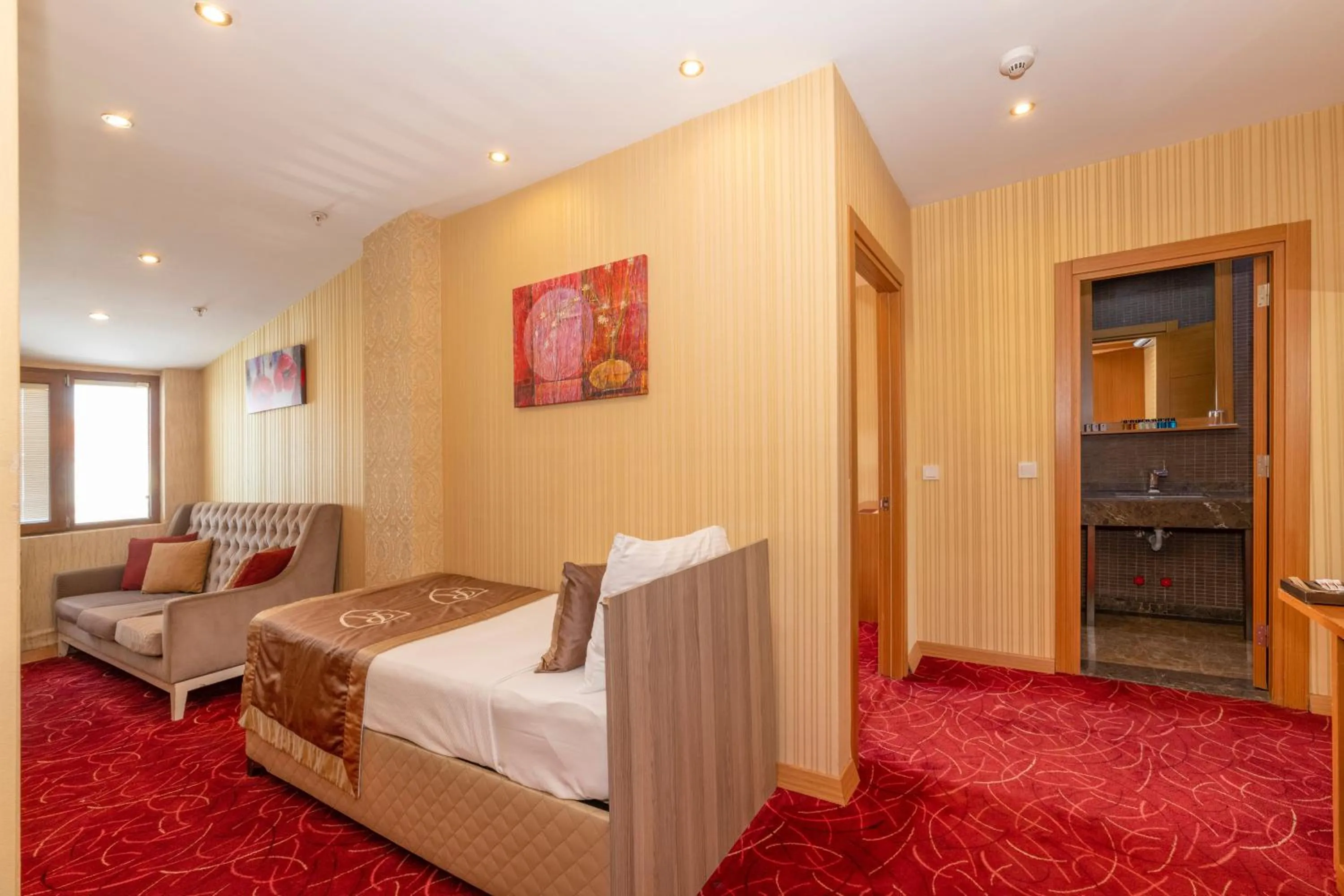 Photo of the whole room, Bed in Regno Hotel