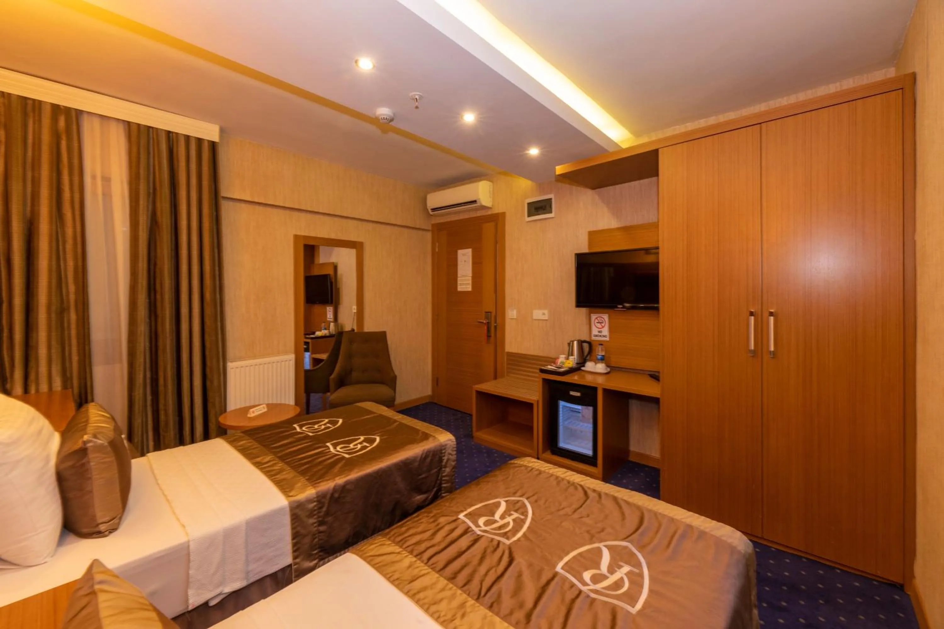 Photo of the whole room, Bed in Regno Hotel