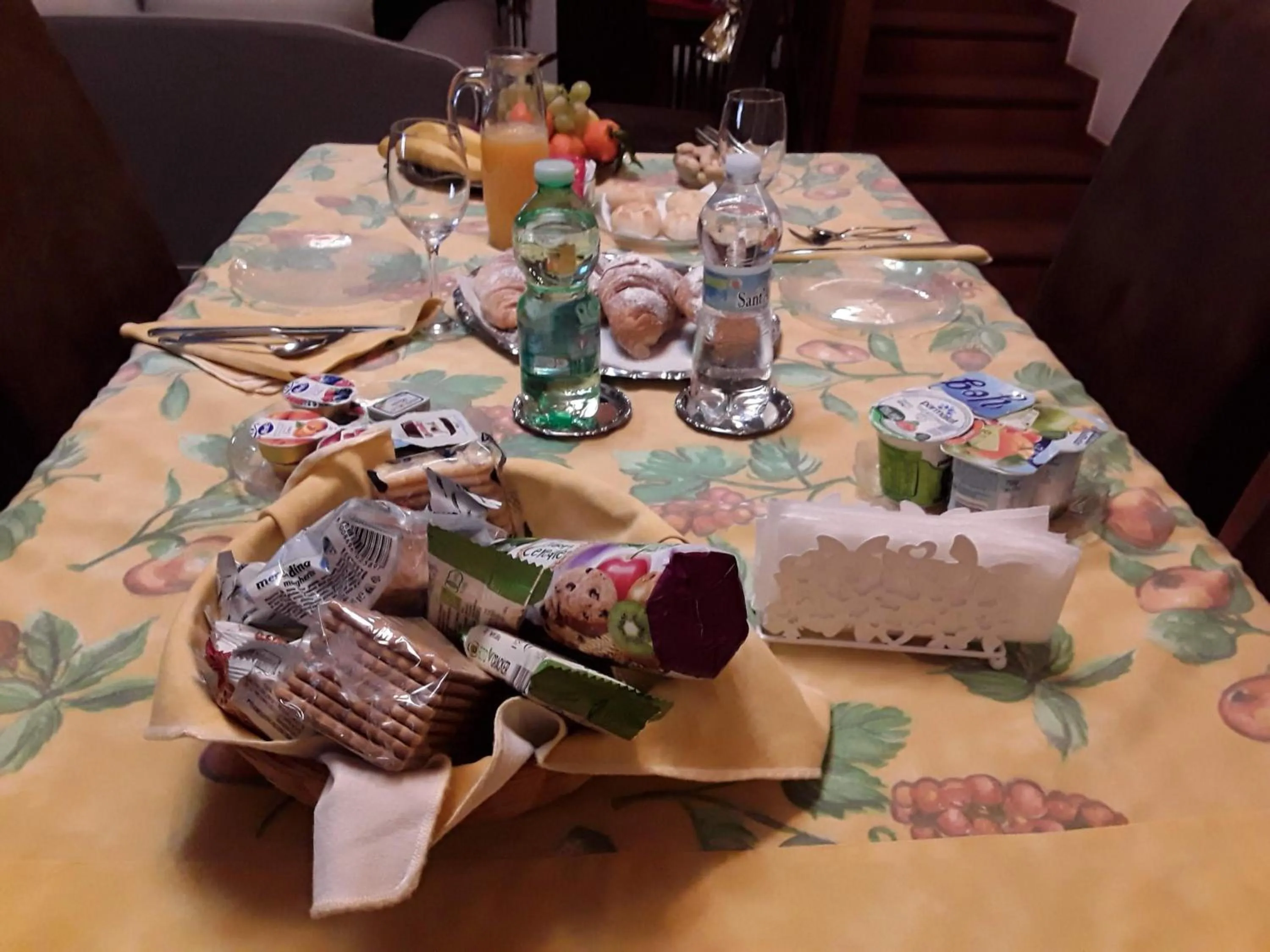 Italian breakfast in B&B LA ROSA GIALLA