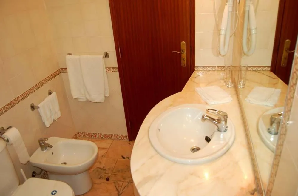 Bathroom in Hotel Jardim