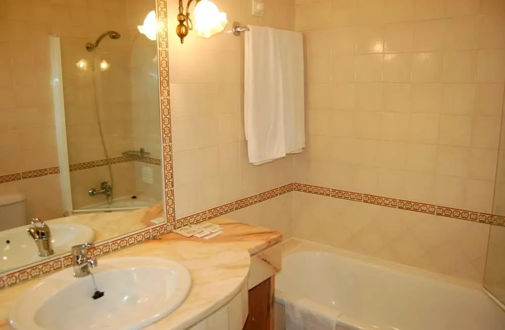 Bathroom in Hotel Jardim