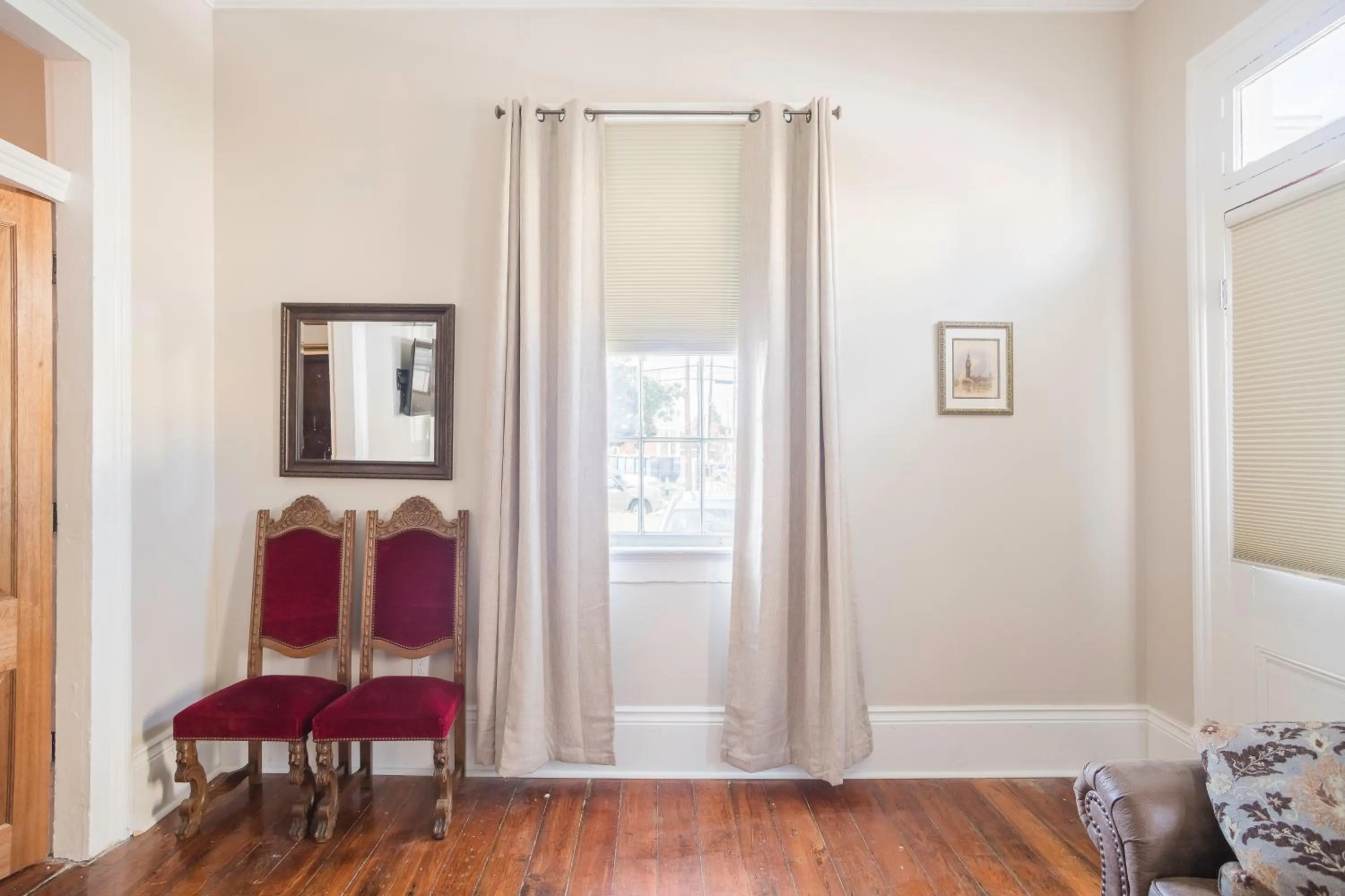 Decorative detail in Crescent City Cottage