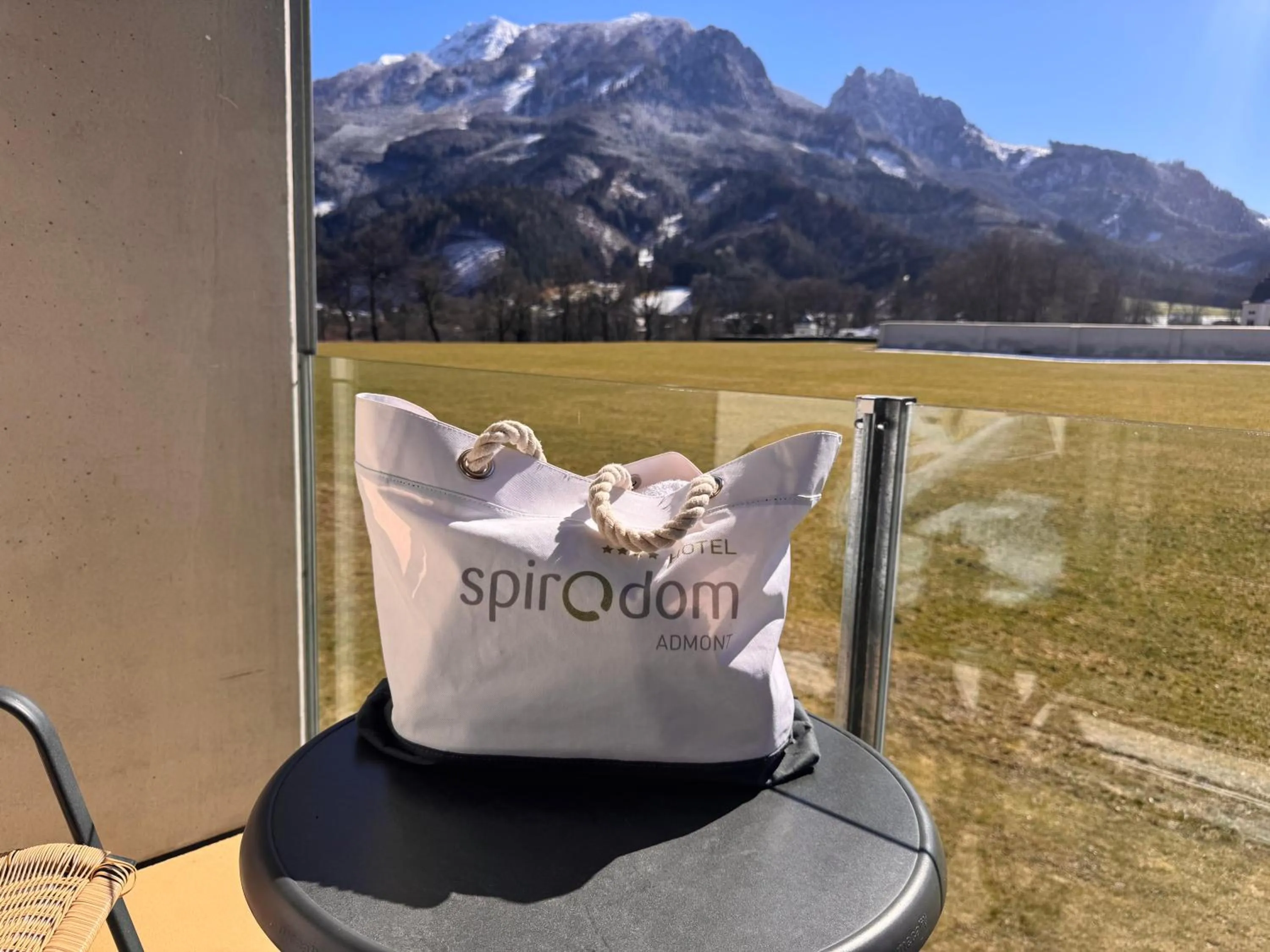 Mountain view in Hotel Spirodom